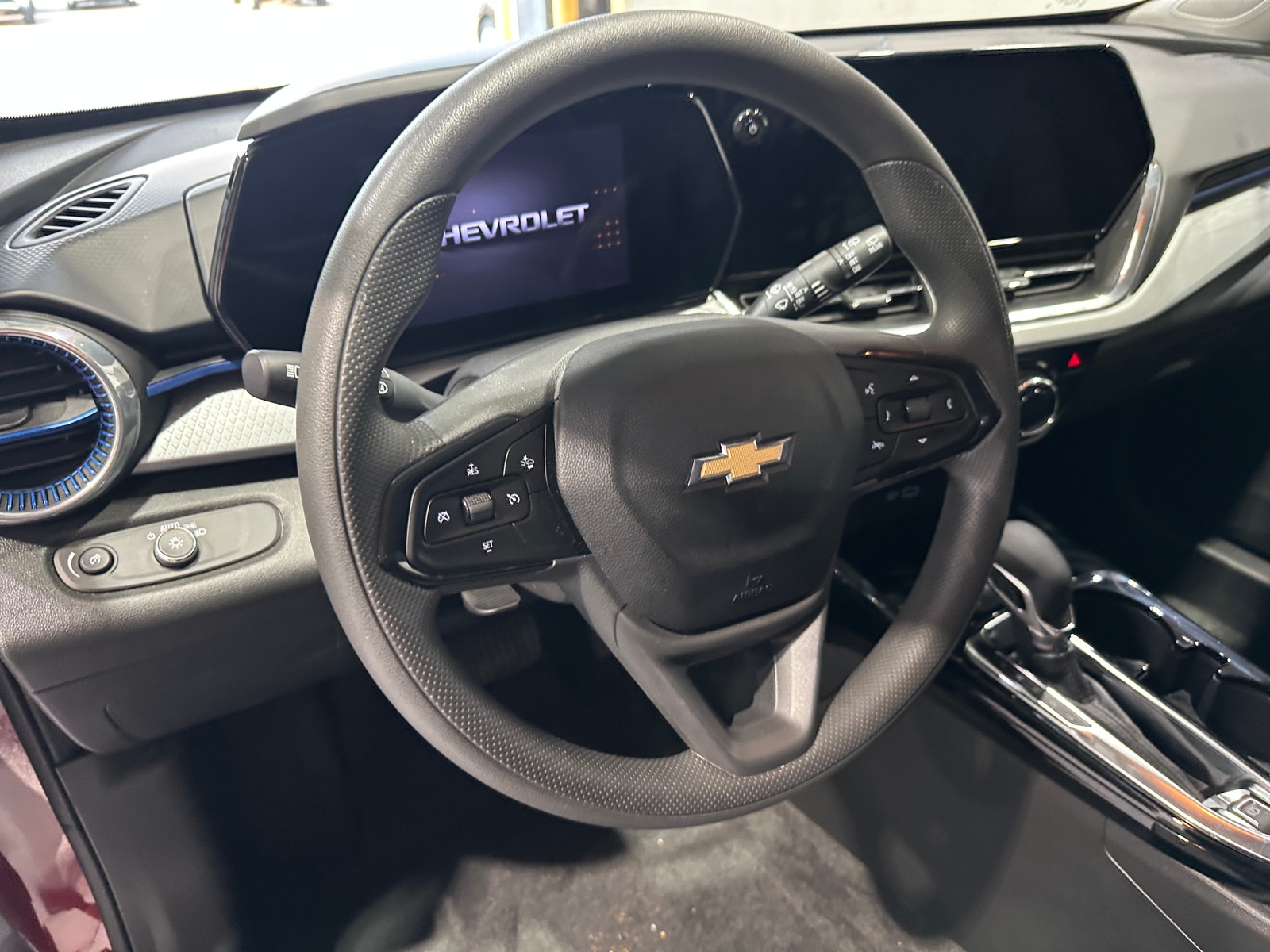 Thumbnail: 2025 Chevrolet Trax - 5