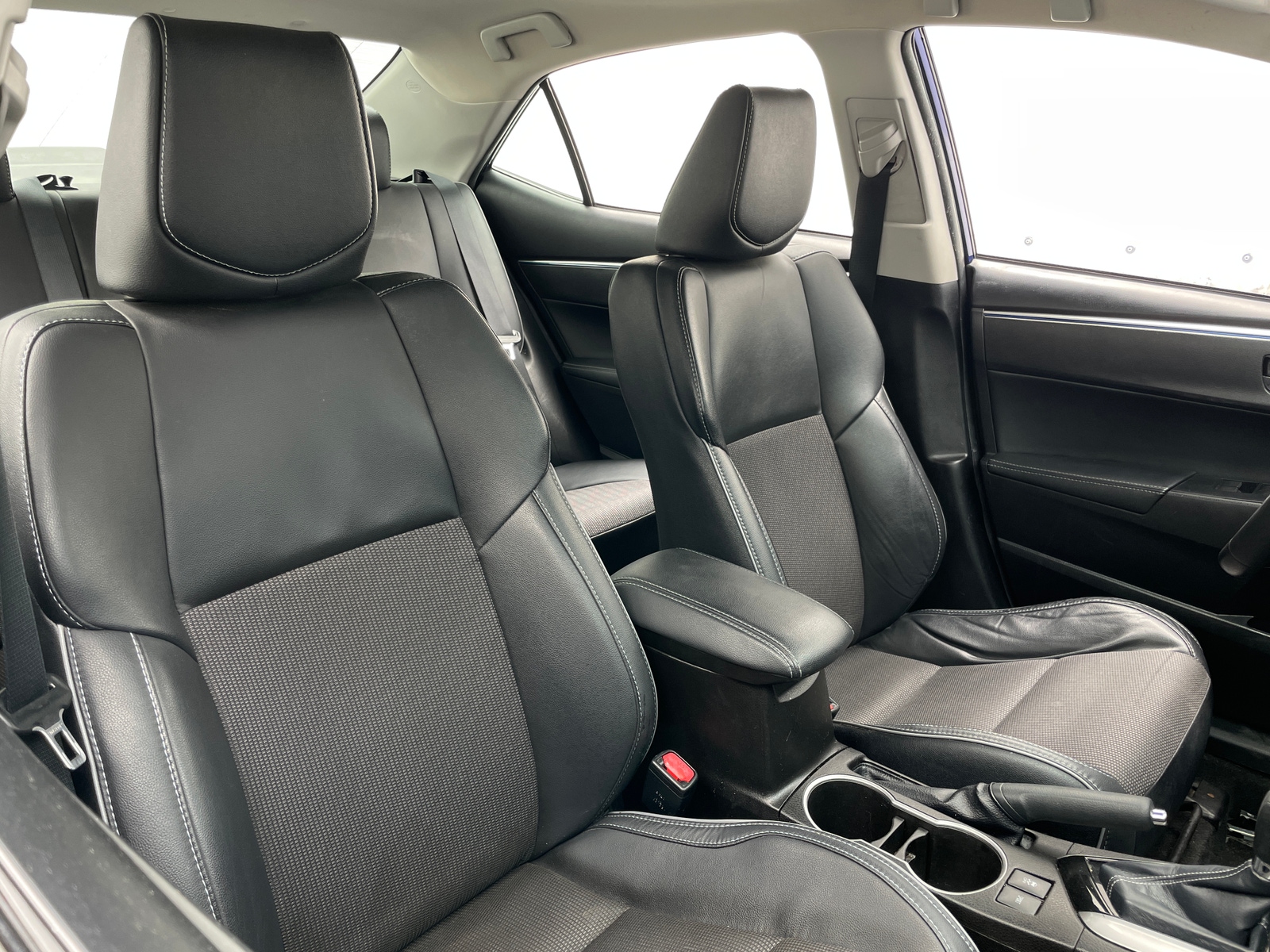 Thumbnail: 2016 Toyota Corolla - 2