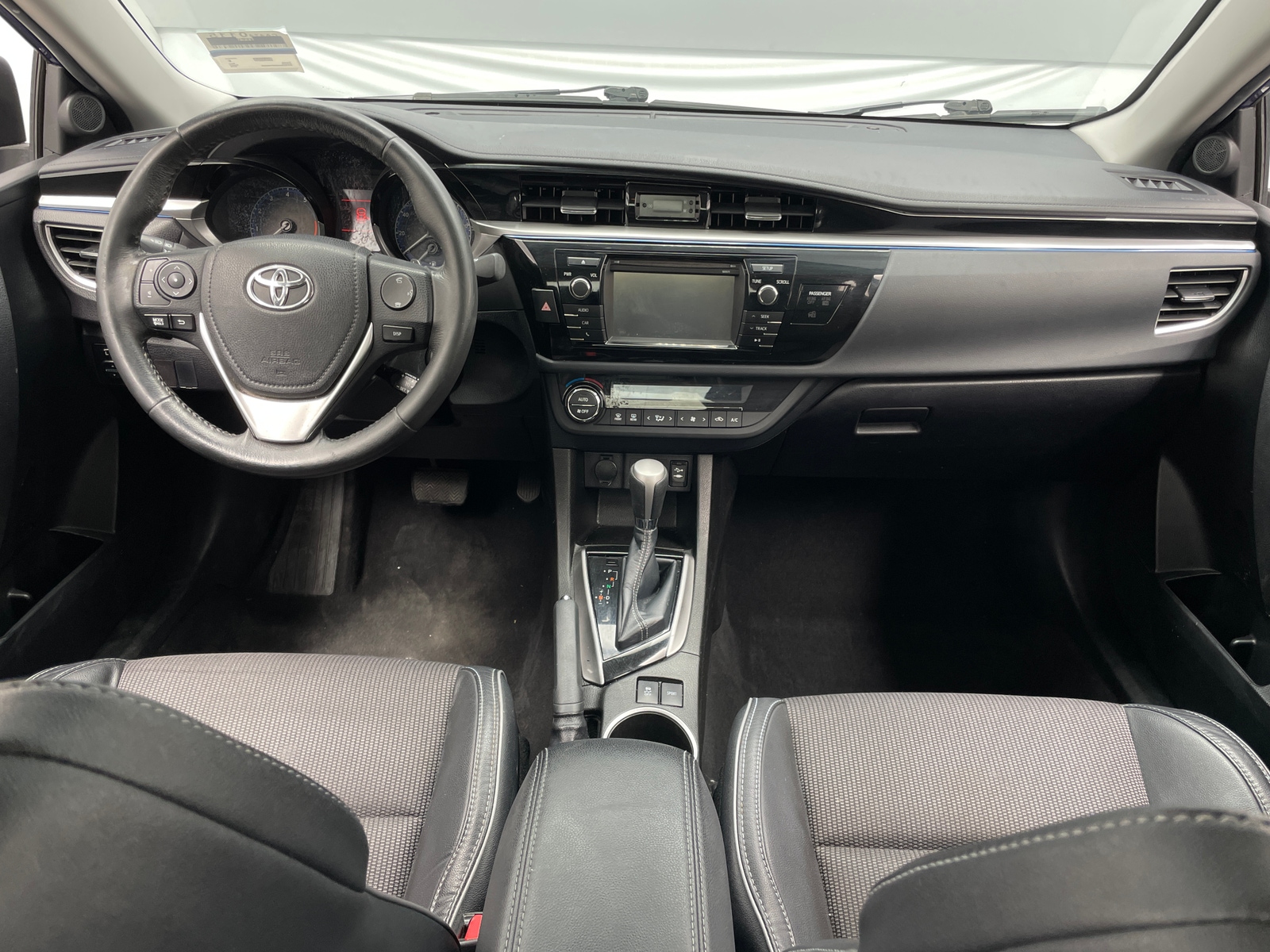 Thumbnail: 2016 Toyota Corolla - 3