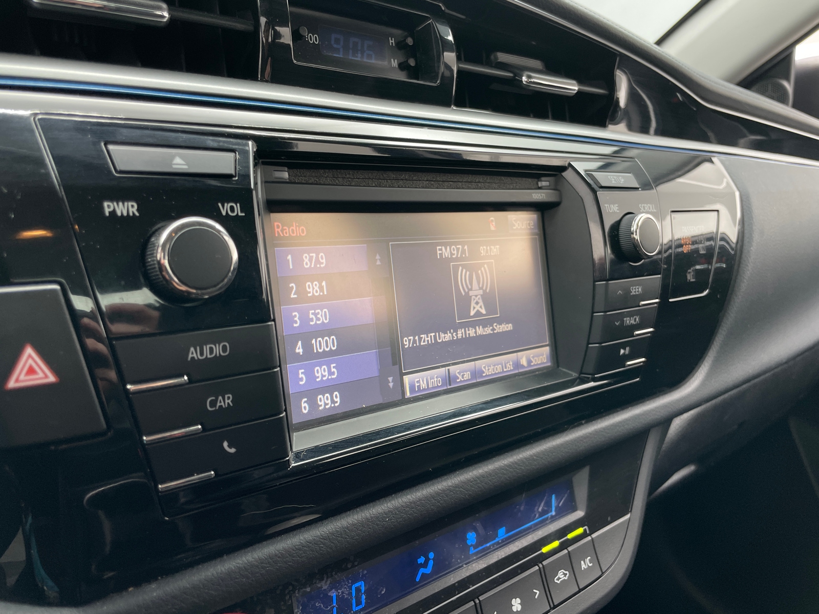 Thumbnail: 2016 Toyota Corolla - 4