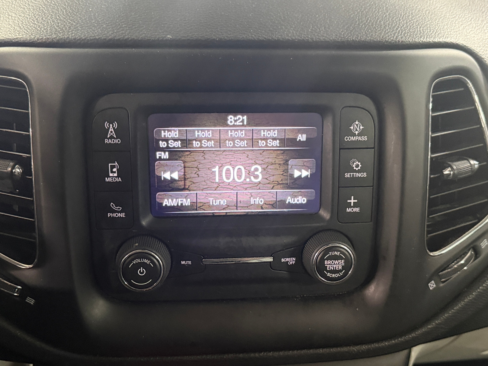 Thumbnail: 2018 Jeep Compass - 4