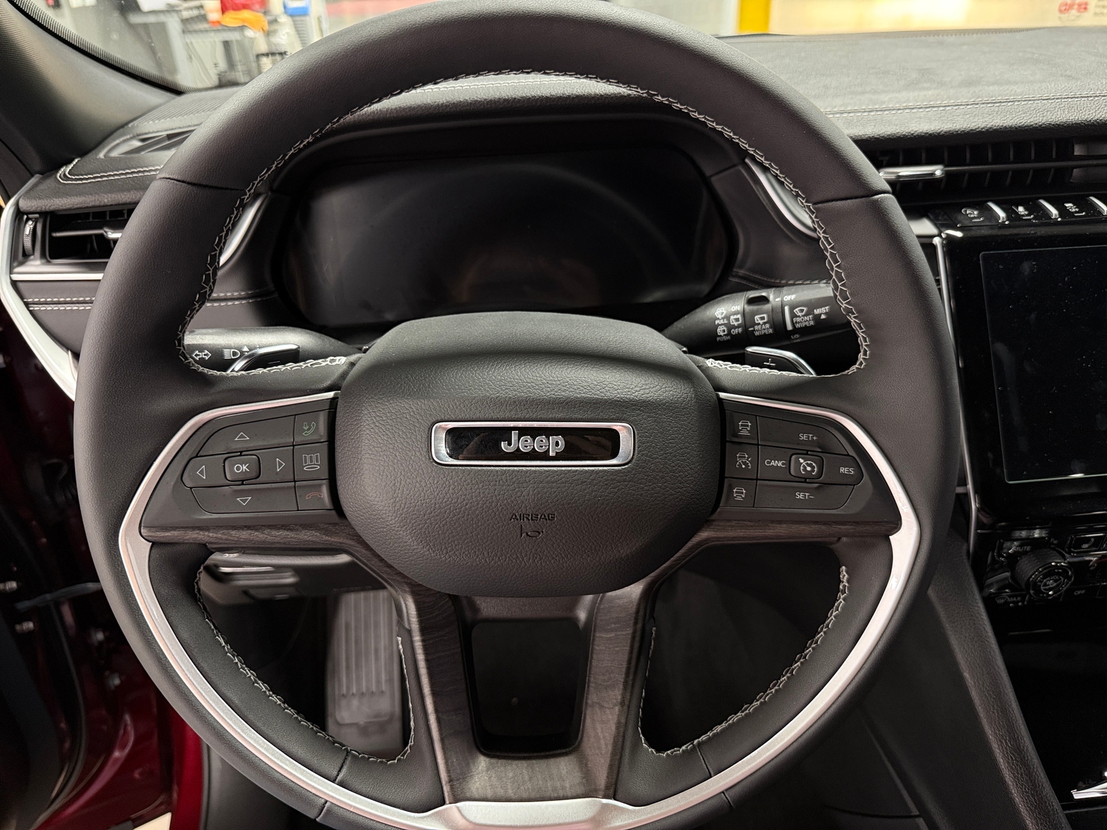 Thumbnail: 2025 Jeep Grand Cherokee - 4