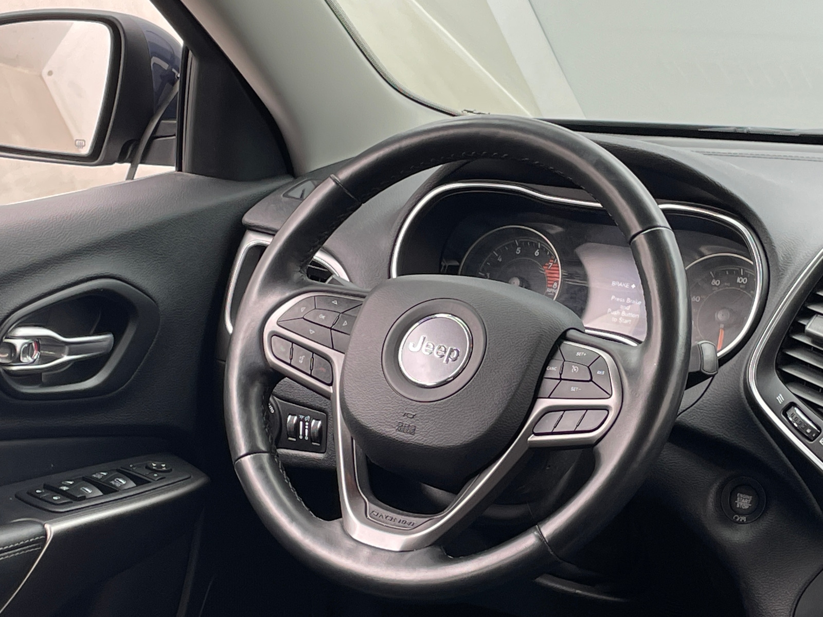 Thumbnail: 2021 Jeep Cherokee - 4