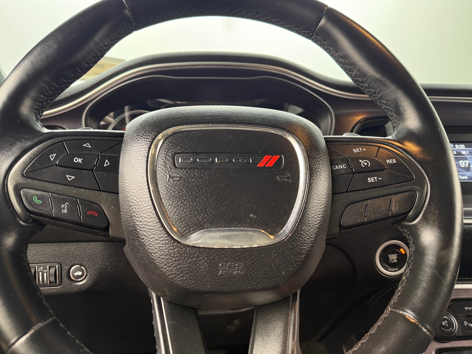 Thumbnail: 2015 Dodge Challenger - 4