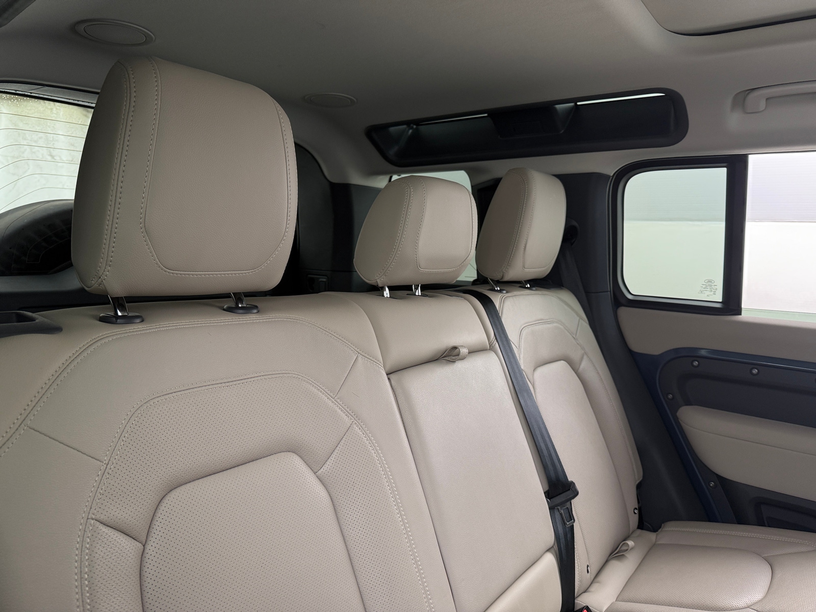 Thumbnail: 2023 Land Rover Defender - 5