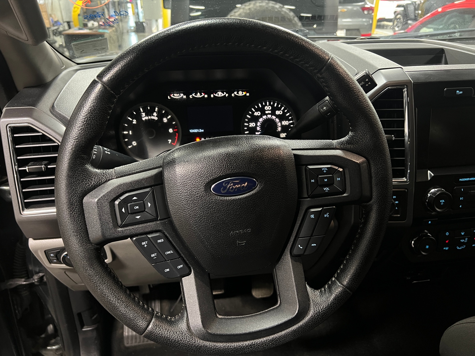 Thumbnail: 2015 Ford Econoline - 5