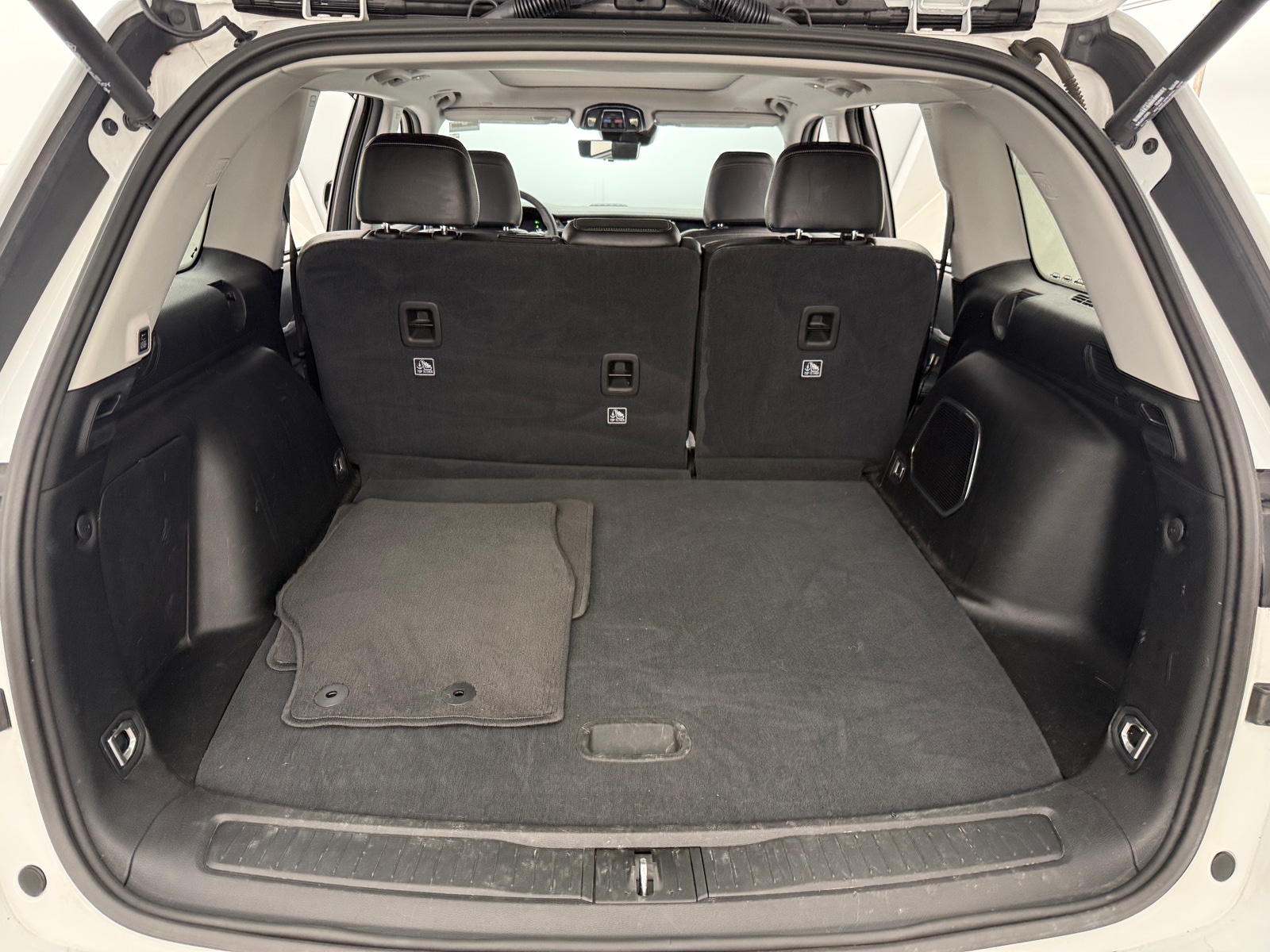 Thumbnail: 2023 Jeep Grand Cherokee - 6