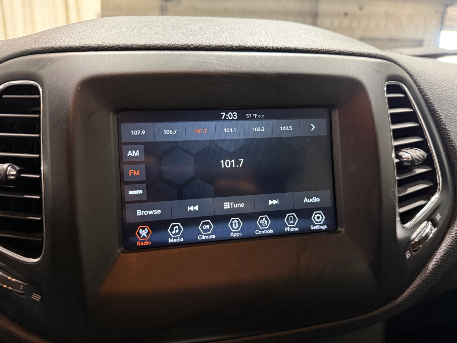 Thumbnail: 2020 Jeep Compass - 4