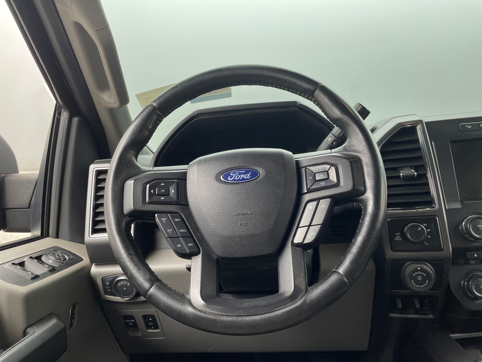 Thumbnail: 2018 Ford Econoline - 5