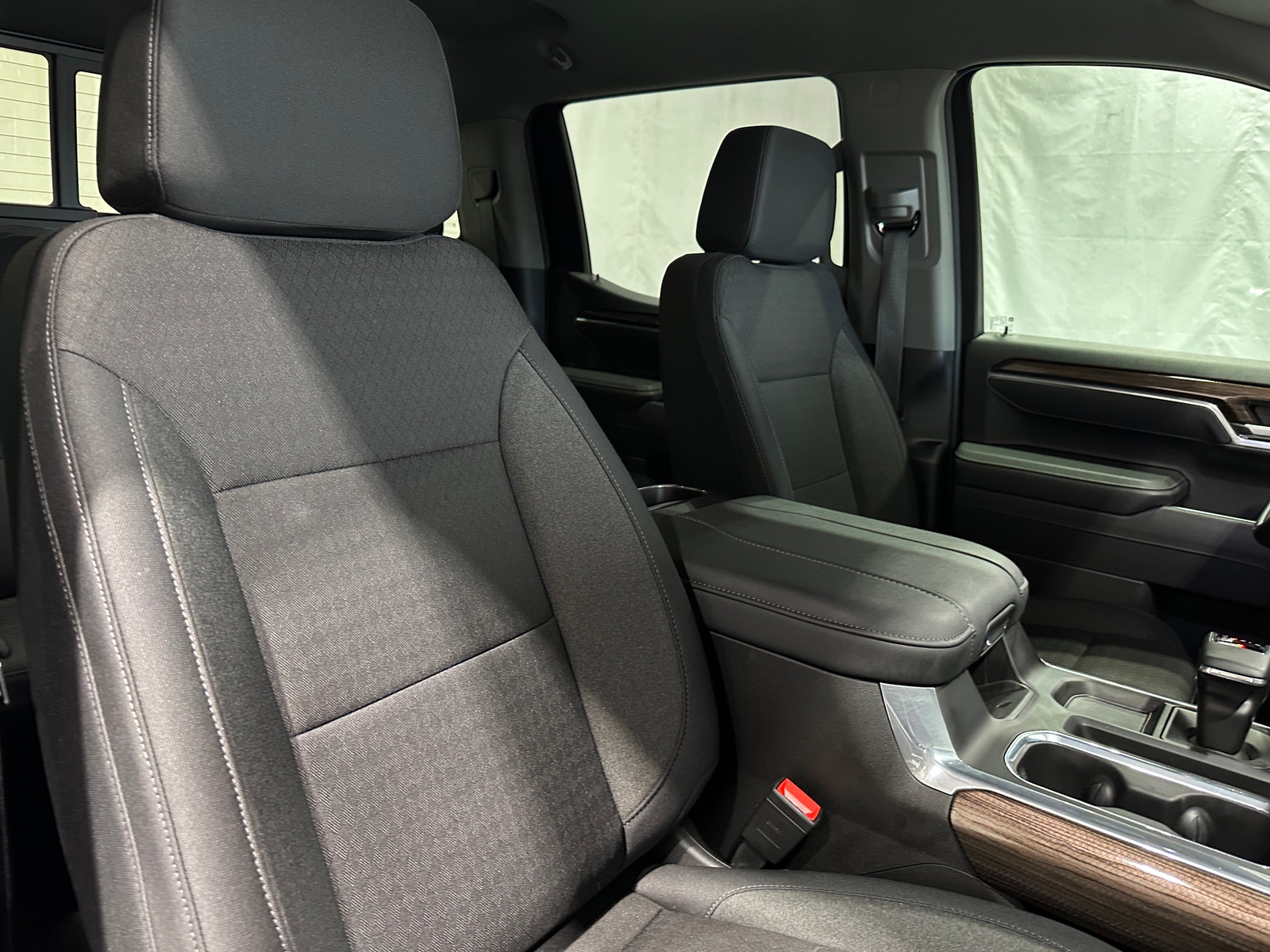 Thumbnail: 2025 Chevrolet Silverado 1500 - 2