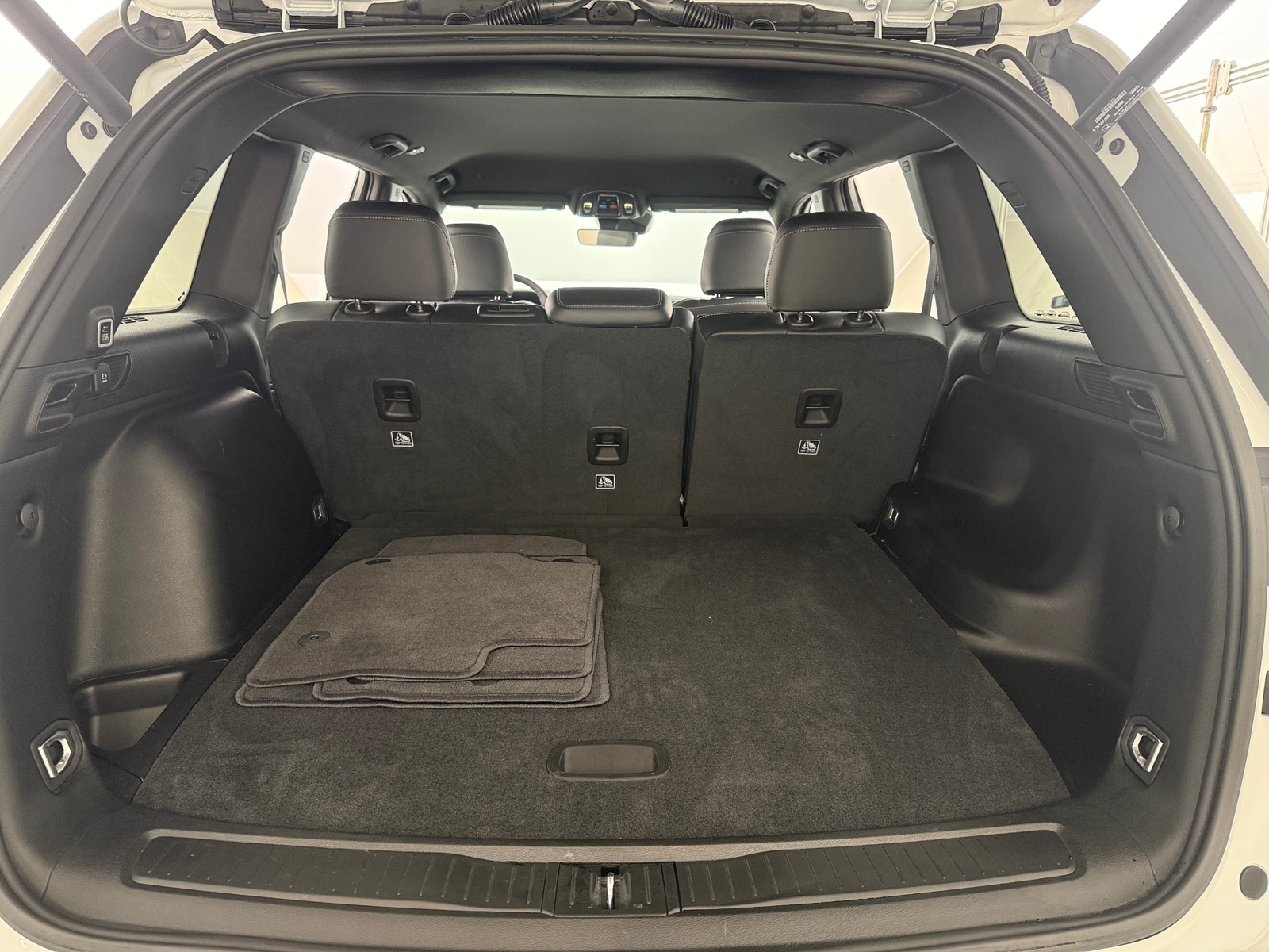 Thumbnail: 2025 Jeep Grand Cherokee - 6