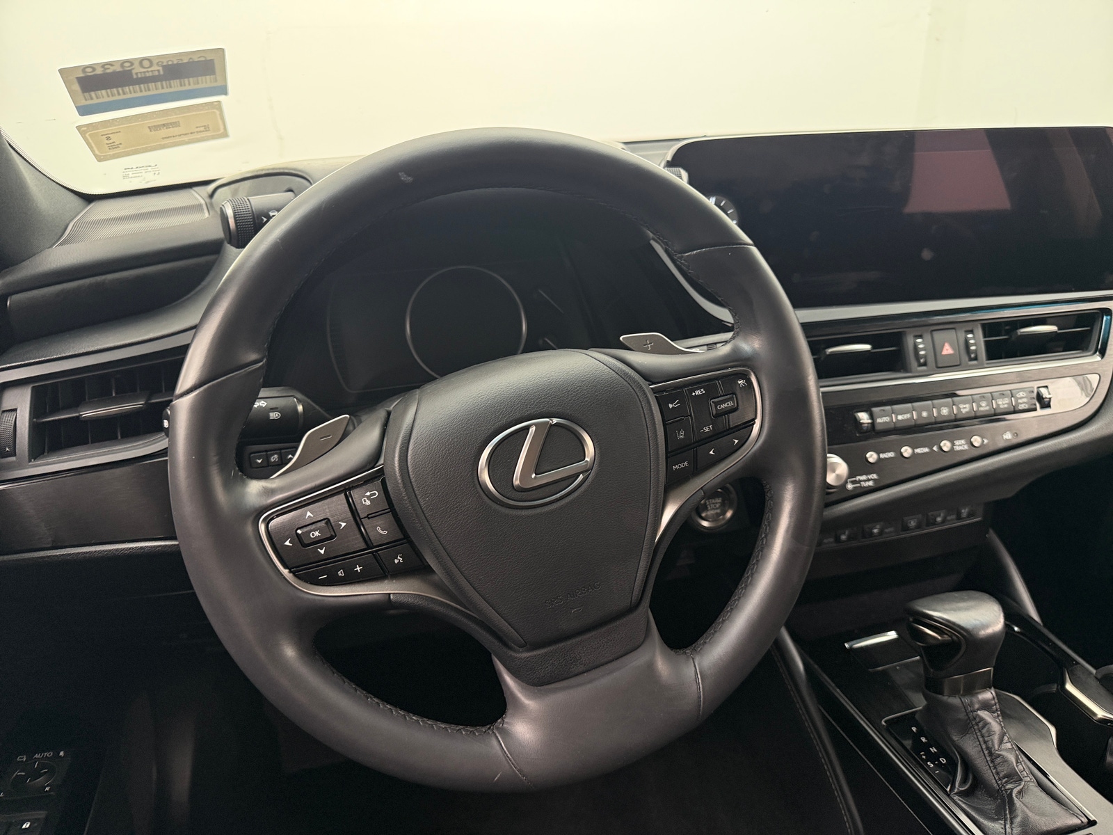 Thumbnail: 2023 Lexus ES - 4