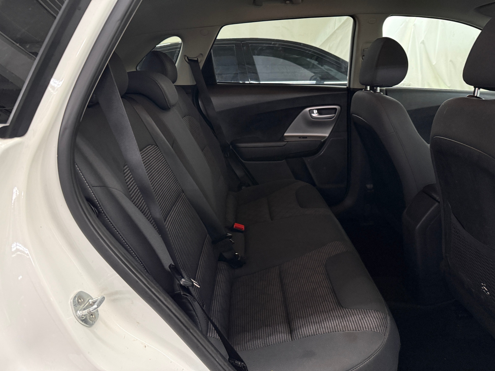 Thumbnail: 2022 Kia Niro - 6