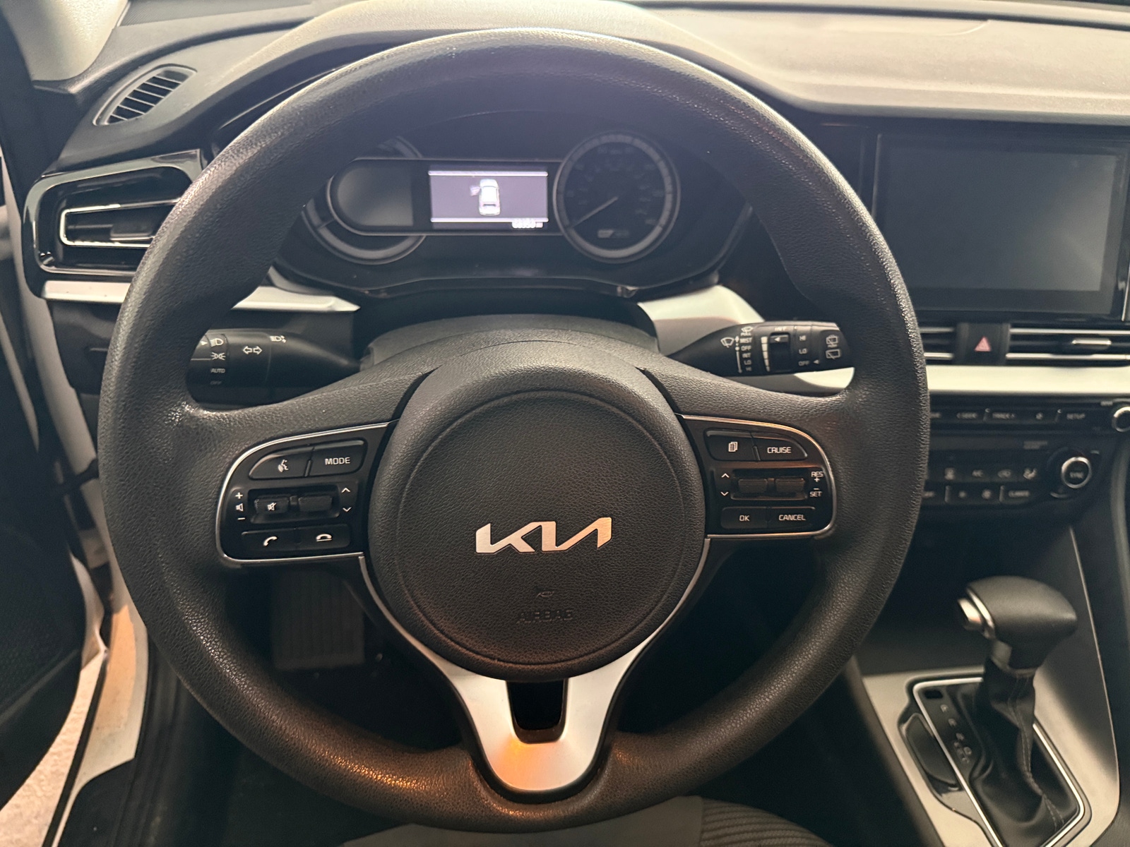 Thumbnail: 2022 Kia Niro - 5