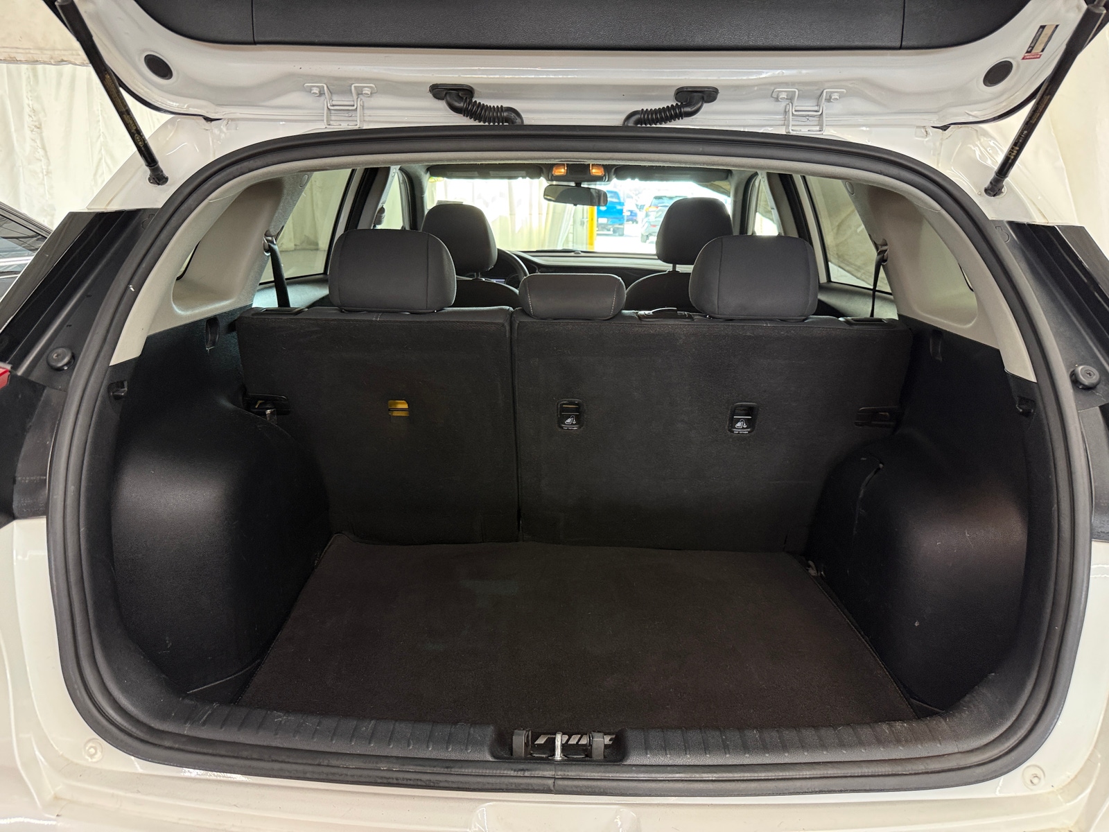 Thumbnail: 2022 Kia Niro - 7