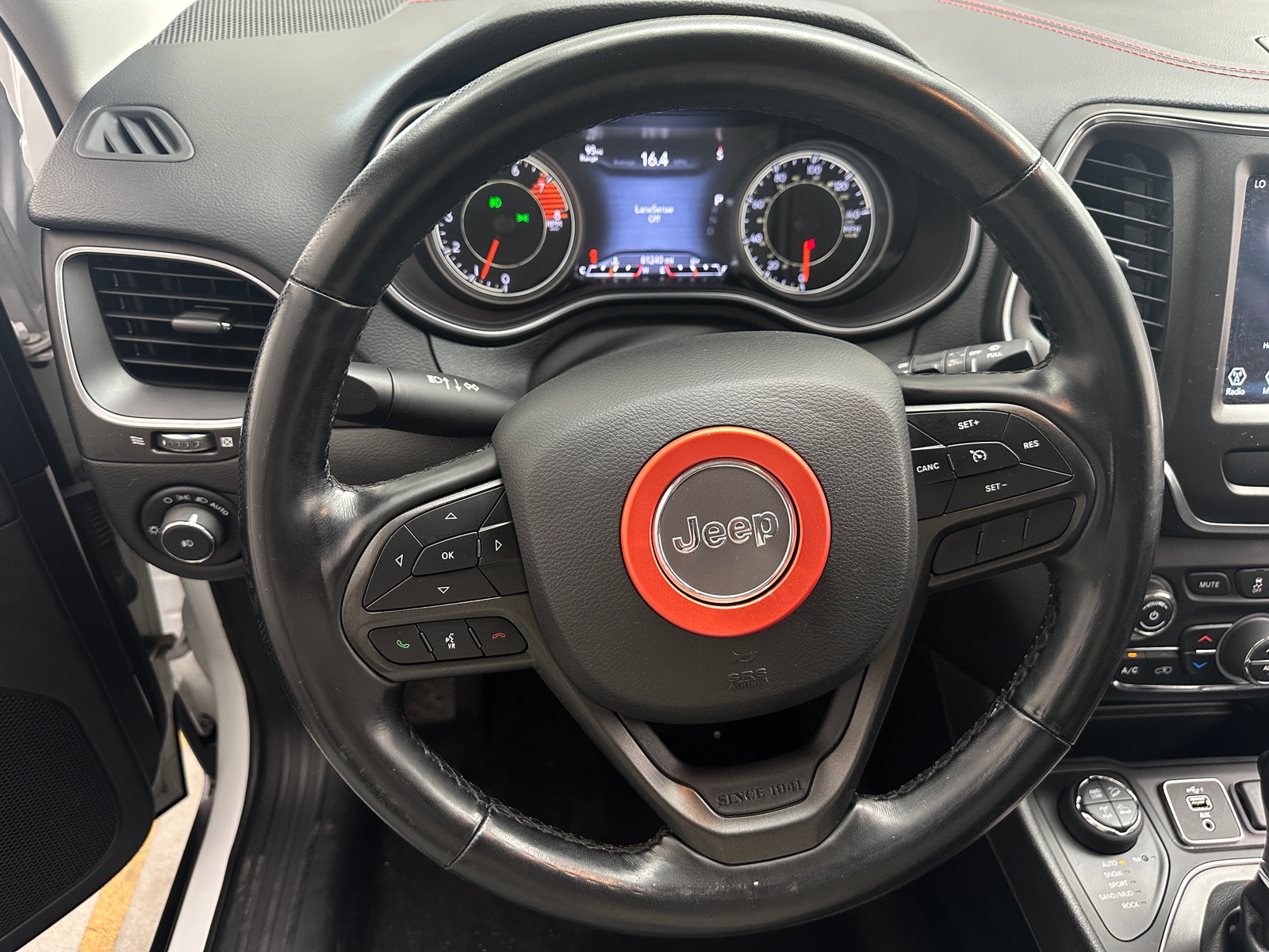 Thumbnail: 2021 Jeep Cherokee - 5