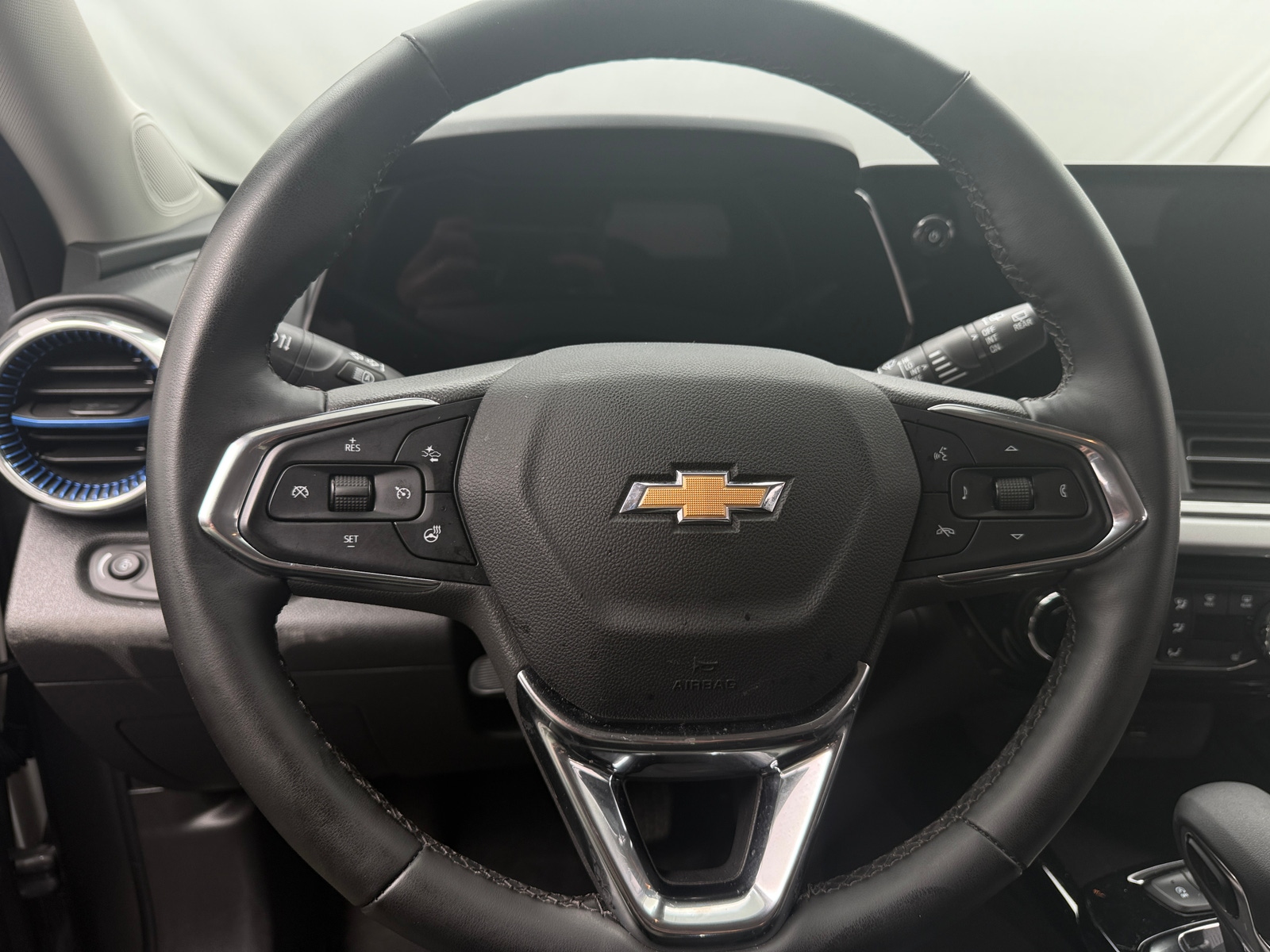 Thumbnail: 2025 Chevrolet Trax - 5