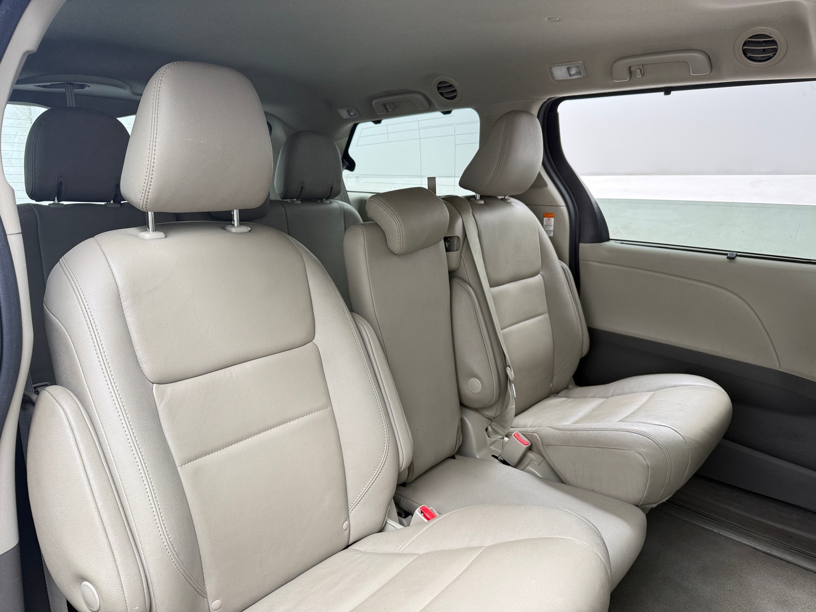 Thumbnail: 2020 Toyota Sienna - 5