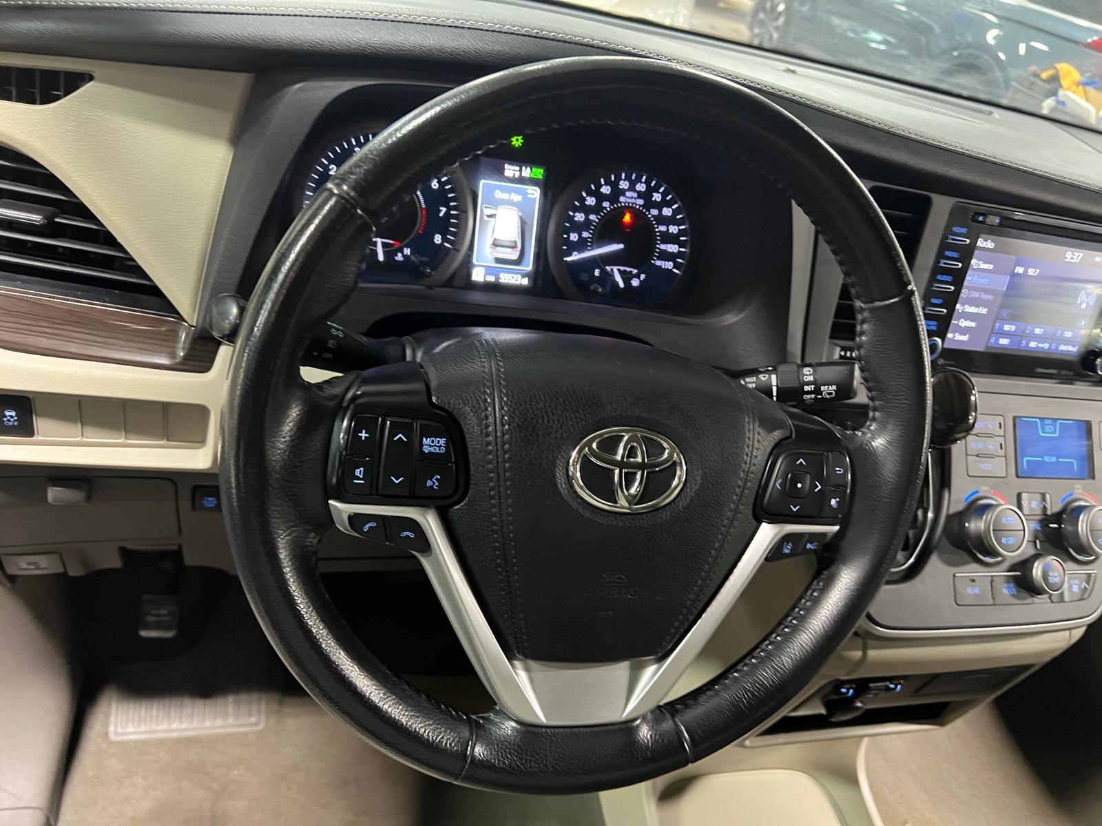 Thumbnail: 2020 Toyota Sienna - 4
