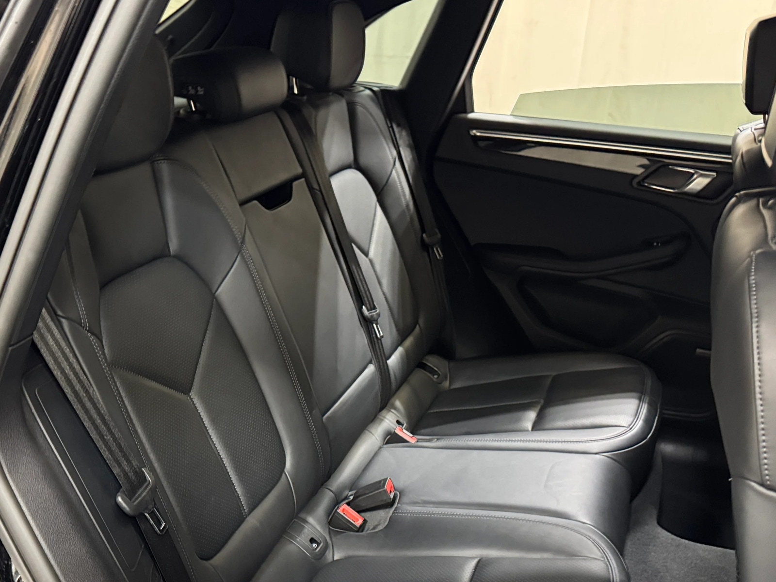 Thumbnail: 2023 Porsche Macan - 5