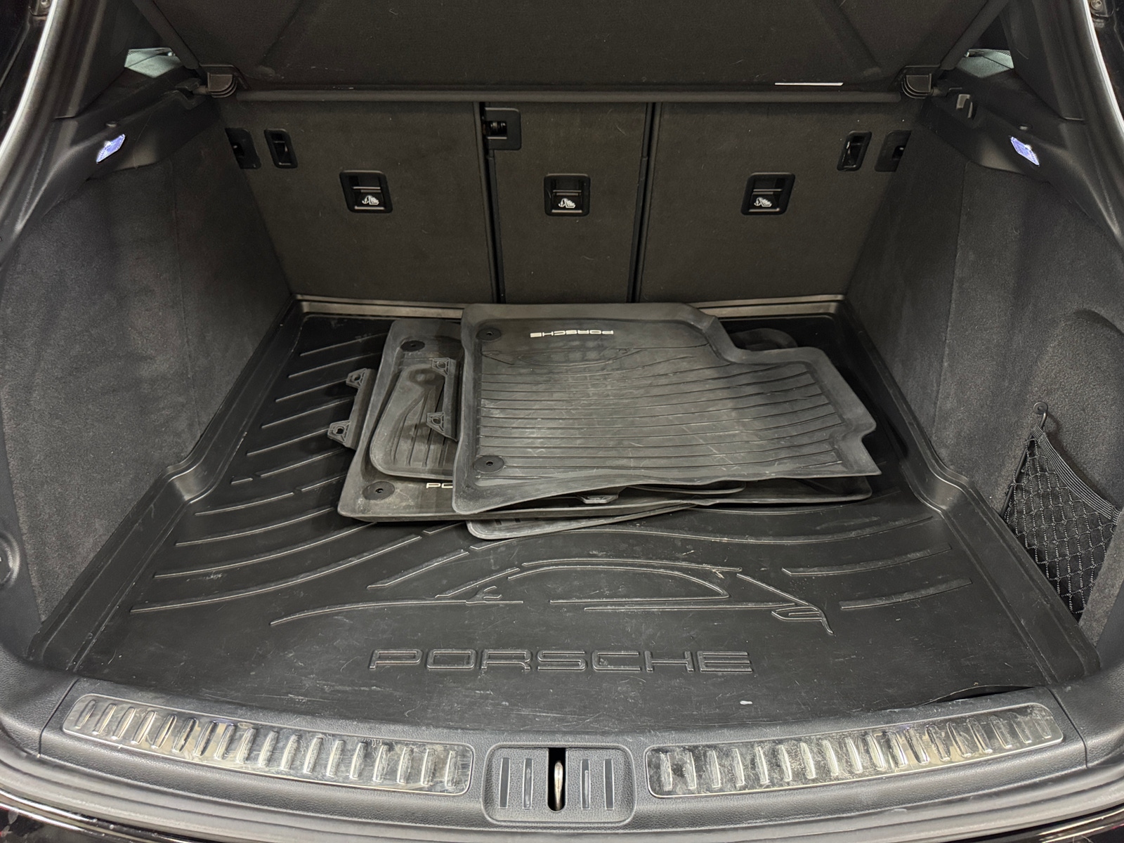 Thumbnail: 2023 Porsche Macan - 6