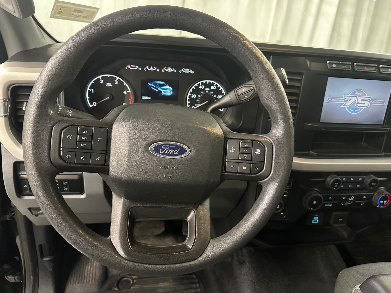 Thumbnail: 2023 Ford Econoline - 4