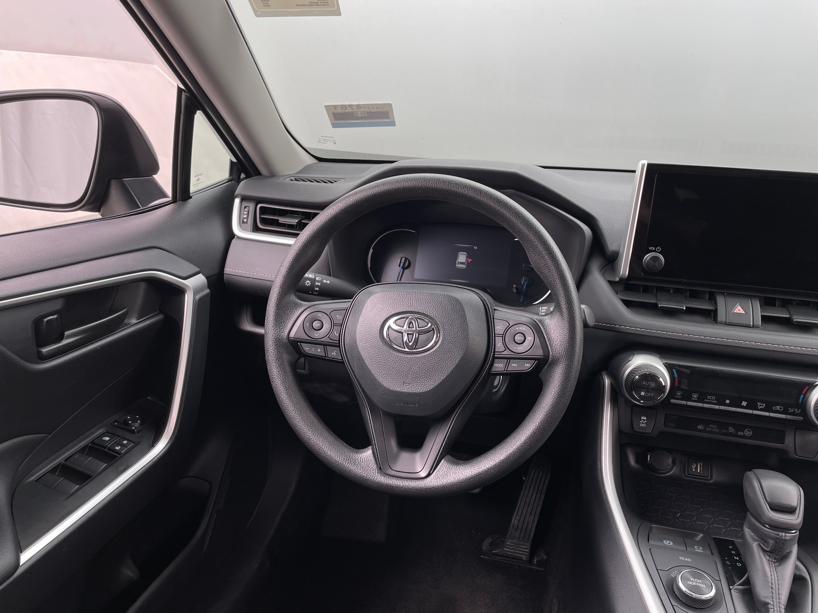 Thumbnail: 2025 Toyota RAV4 - 5