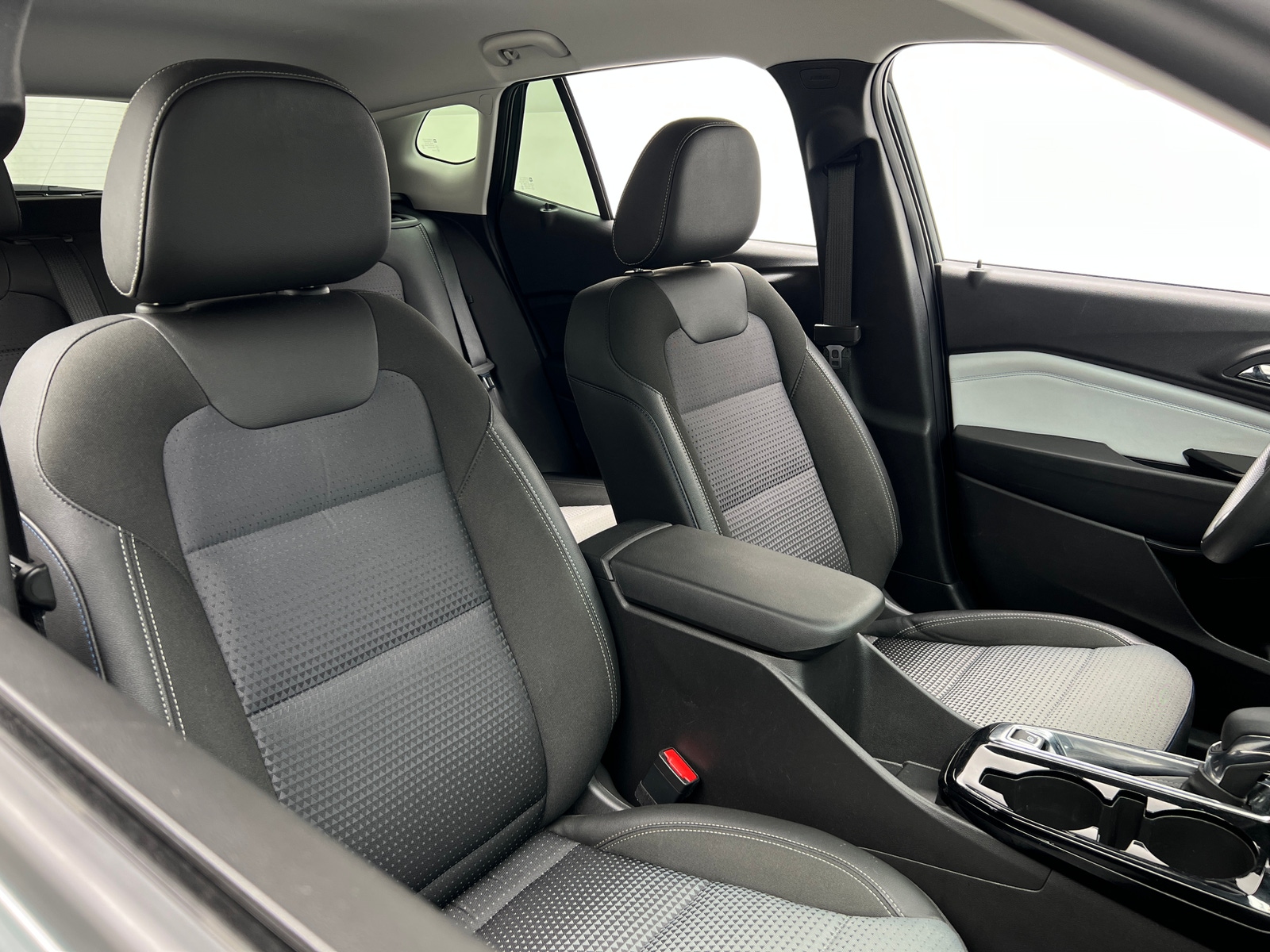 Thumbnail: 2025 Chevrolet Trax - 2