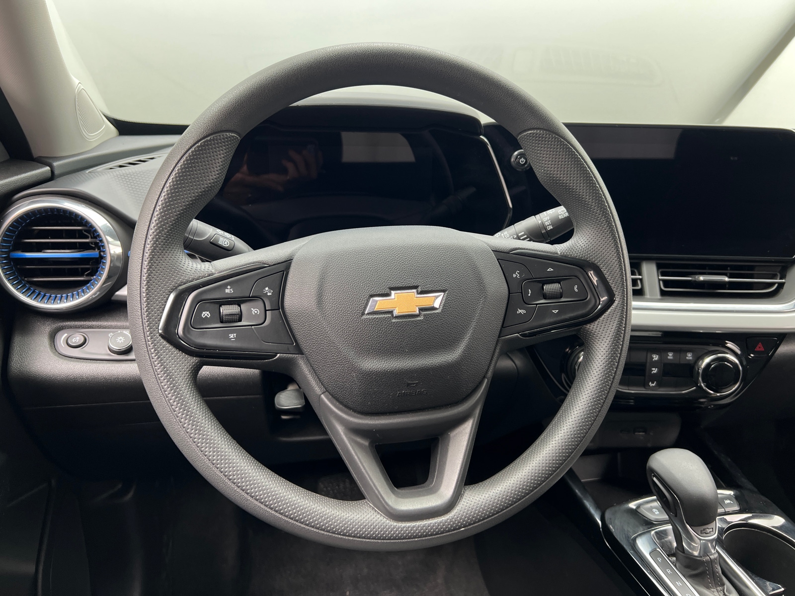 Thumbnail: 2025 Chevrolet Trax - 5