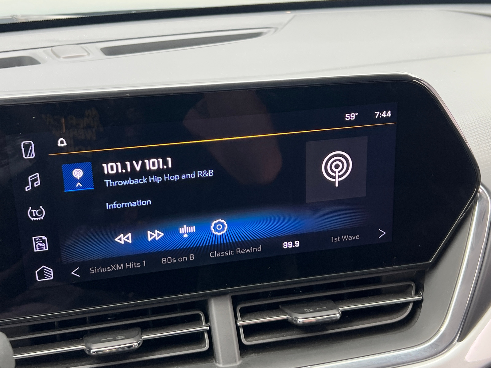 Thumbnail: 2025 Chevrolet Trax - 4