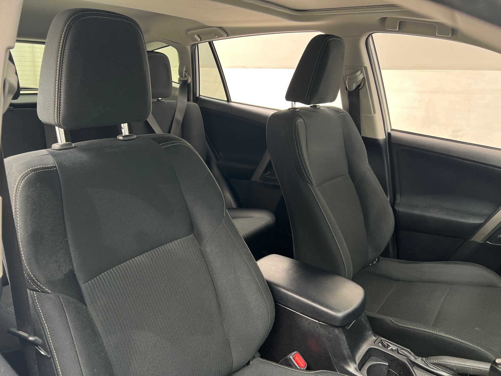 Thumbnail: 2015 Toyota RAV4 - 2