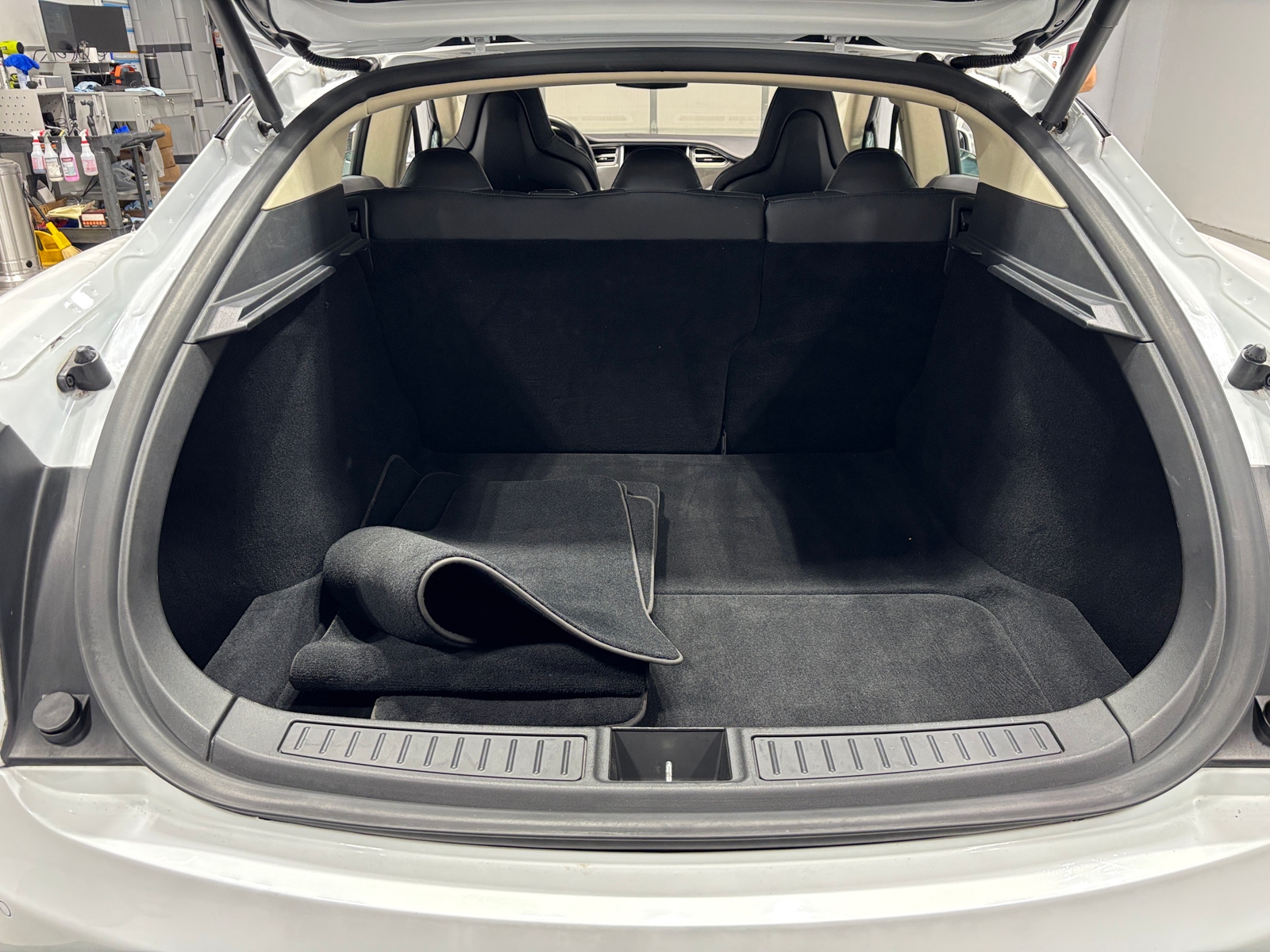 Thumbnail: 2014 Tesla Model S - 6