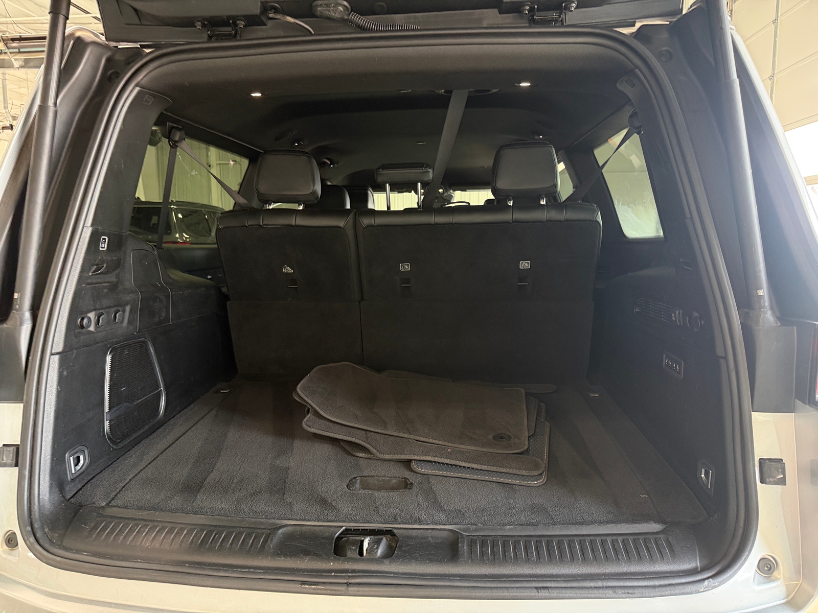 Thumbnail: 2024 Jeep Wagoneer - 6