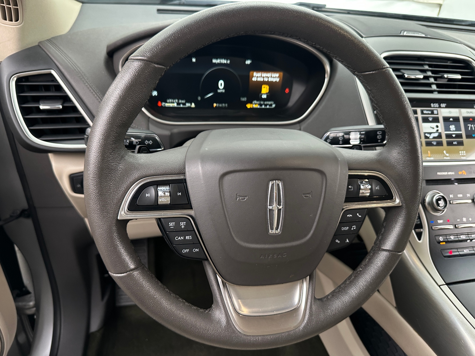 Thumbnail: 2019 Lincoln Nautilus - 4