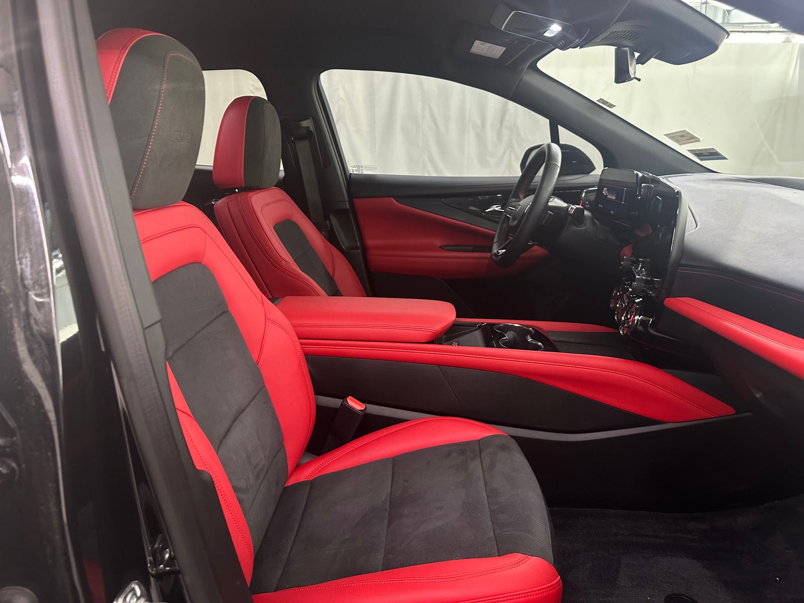 Thumbnail: 2024 Chevrolet Blazer EV - 2