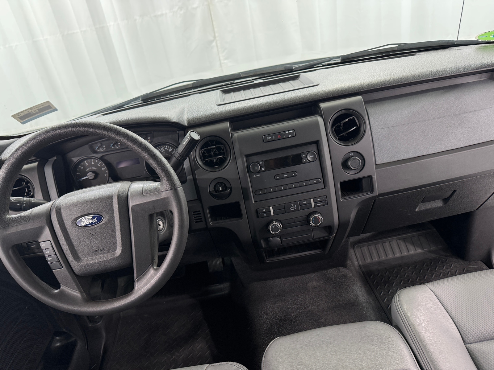 Thumbnail: 2013 Ford Econoline - 3