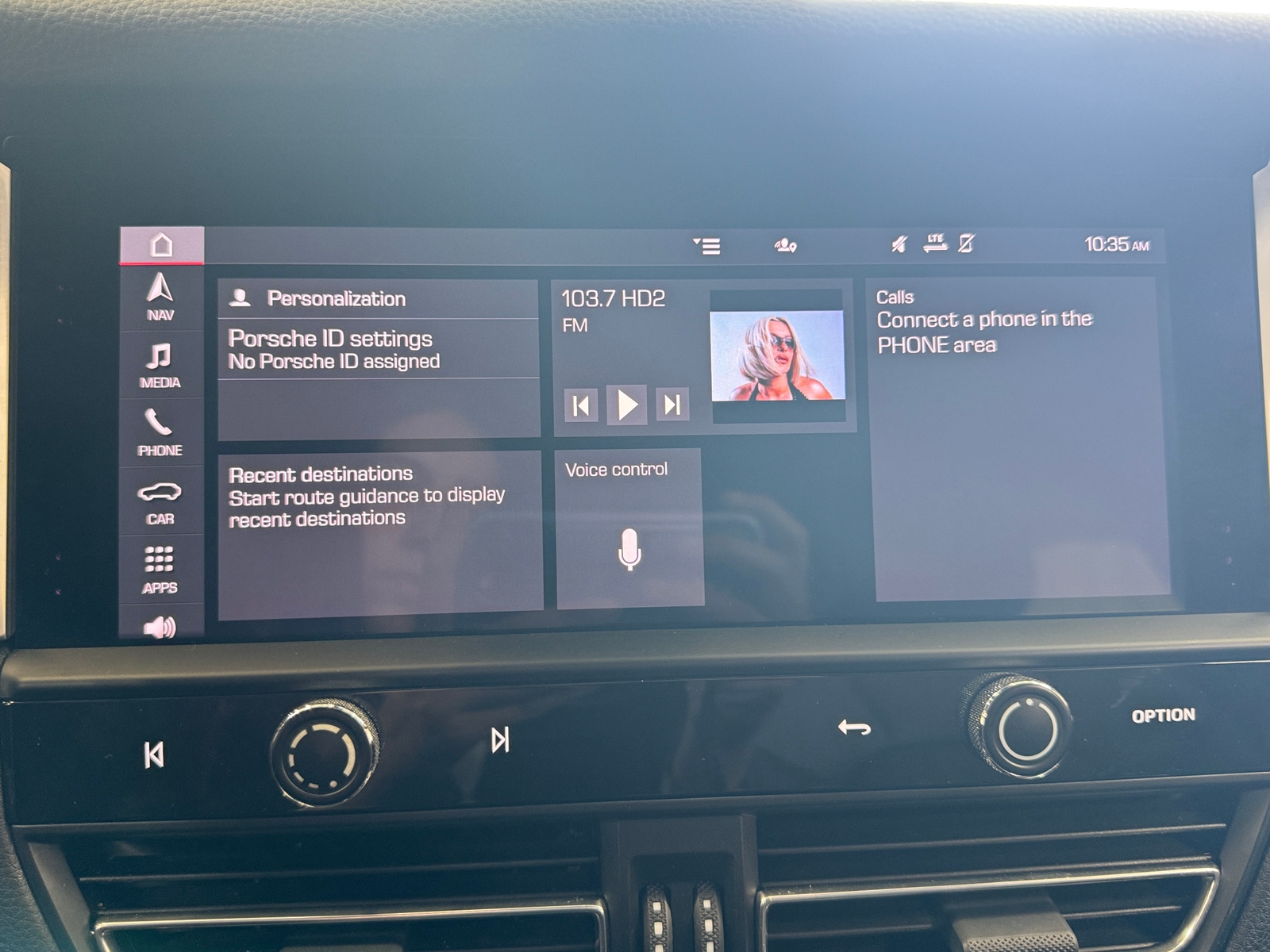 Thumbnail: 2022 Porsche Macan - 3