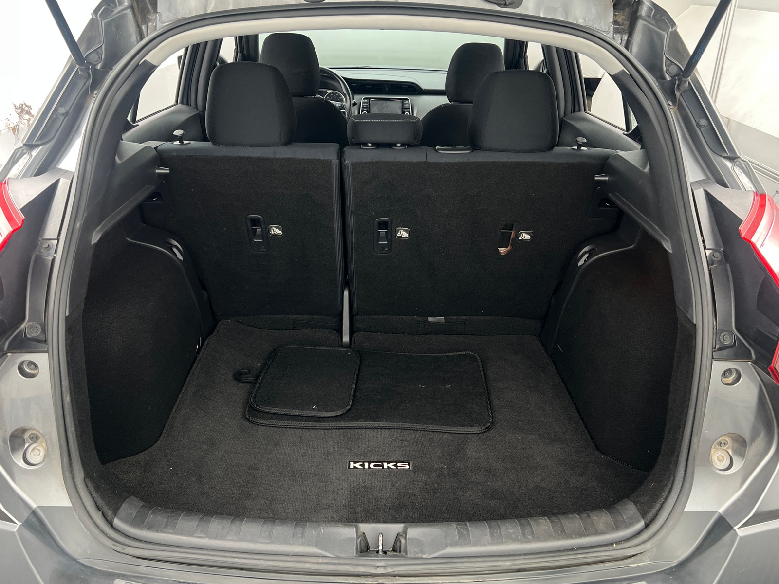 Thumbnail: 2018 Nissan Kicks - 7