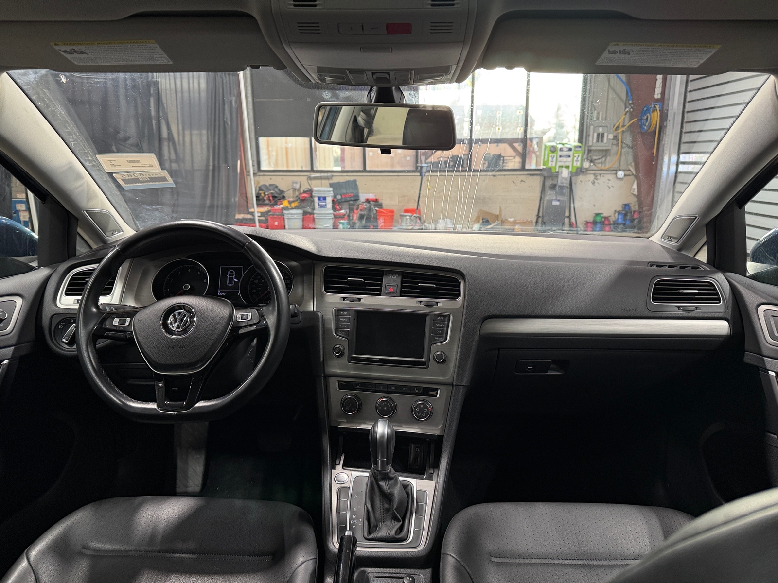 Thumbnail: 2016 Volkswagen Golf - 3