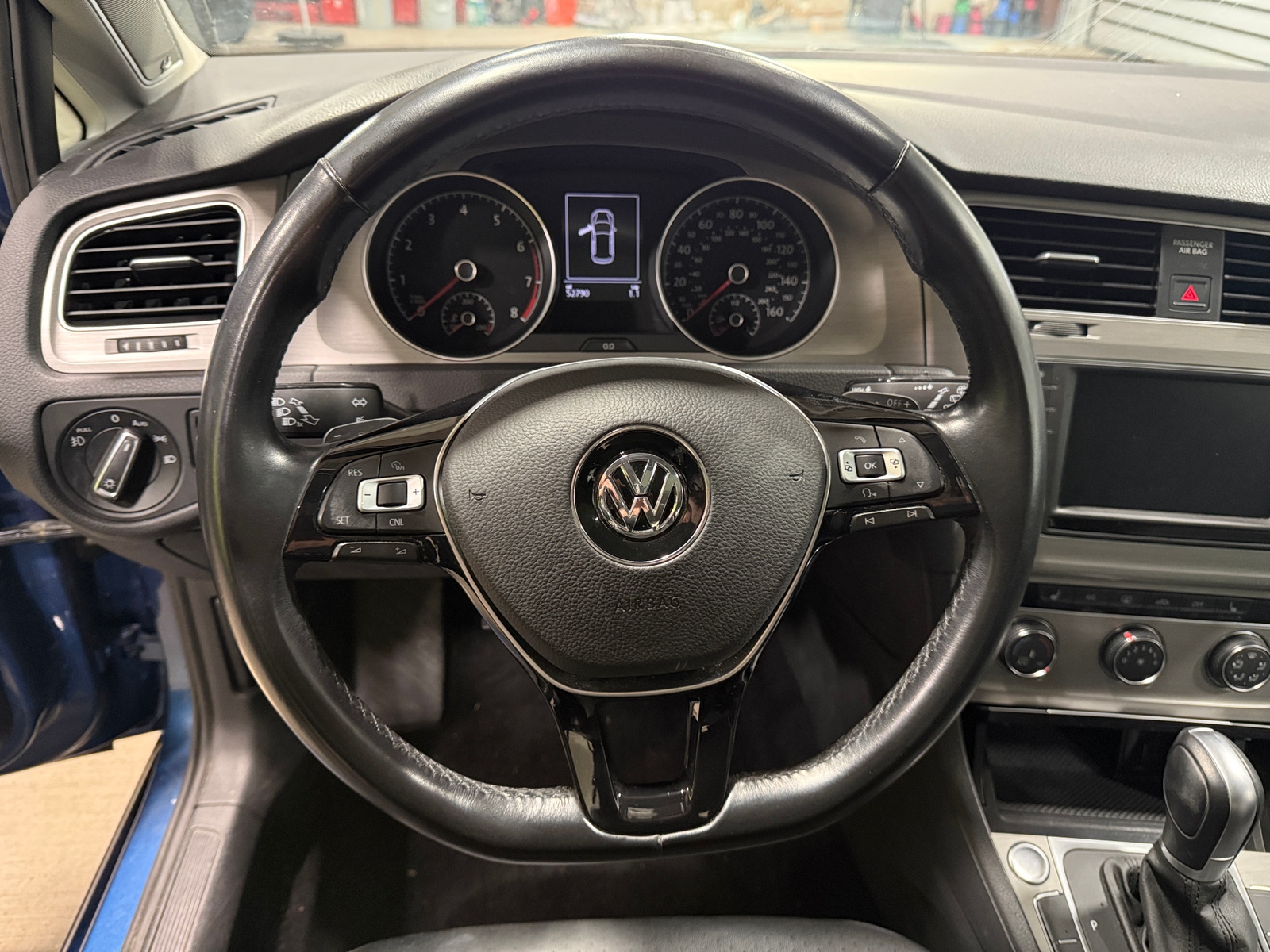 Thumbnail: 2016 Volkswagen Golf - 5