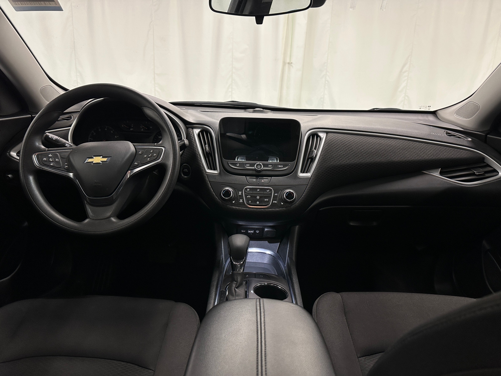 Thumbnail: 2024 Chevrolet Malibu - 3