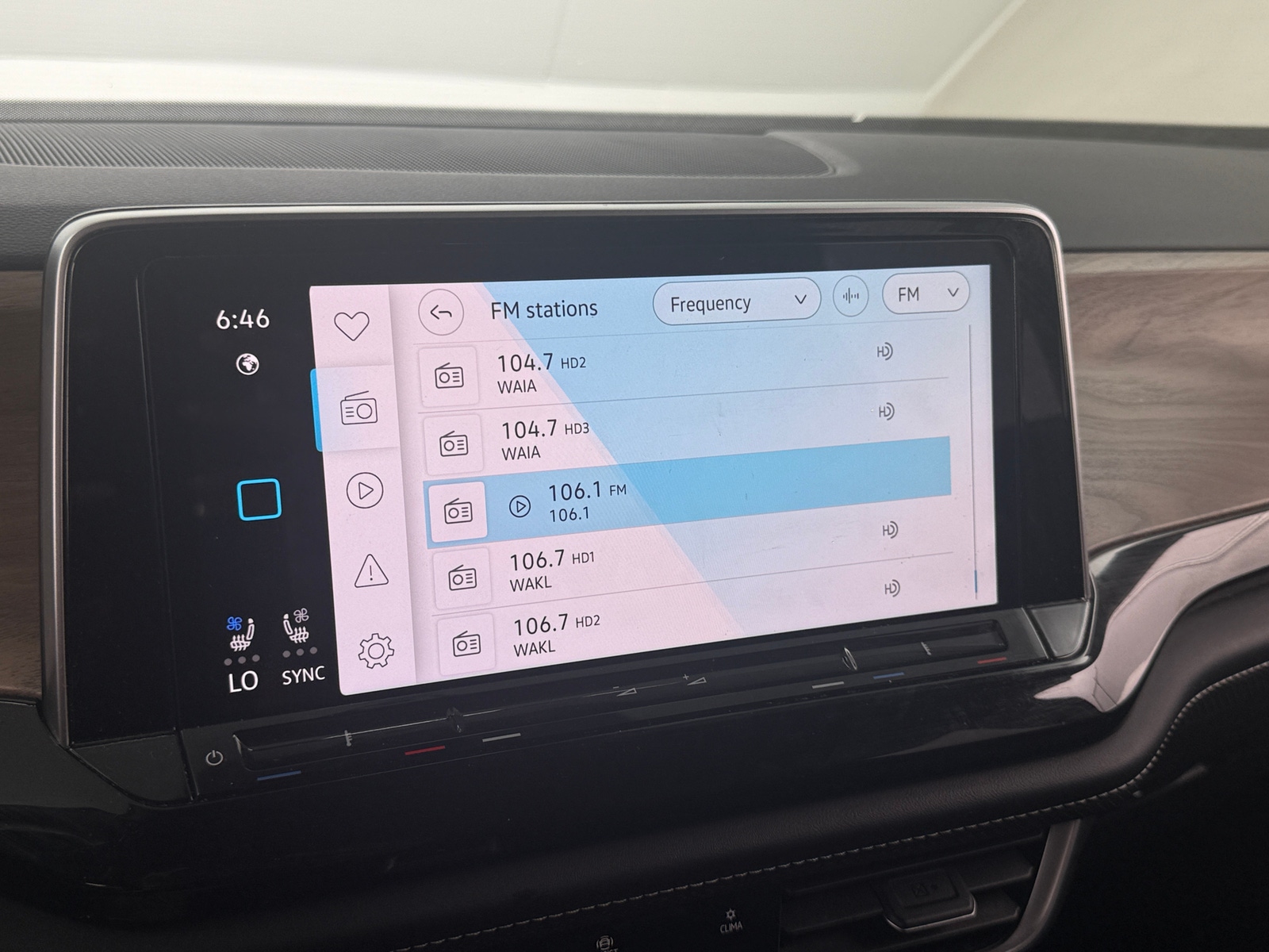 Thumbnail: 2024 Volkswagen Atlas - 3