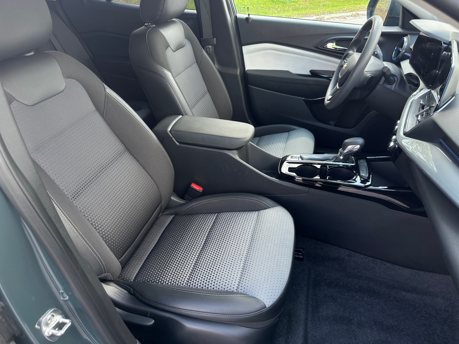 Thumbnail: 2025 Chevrolet Trax - 2