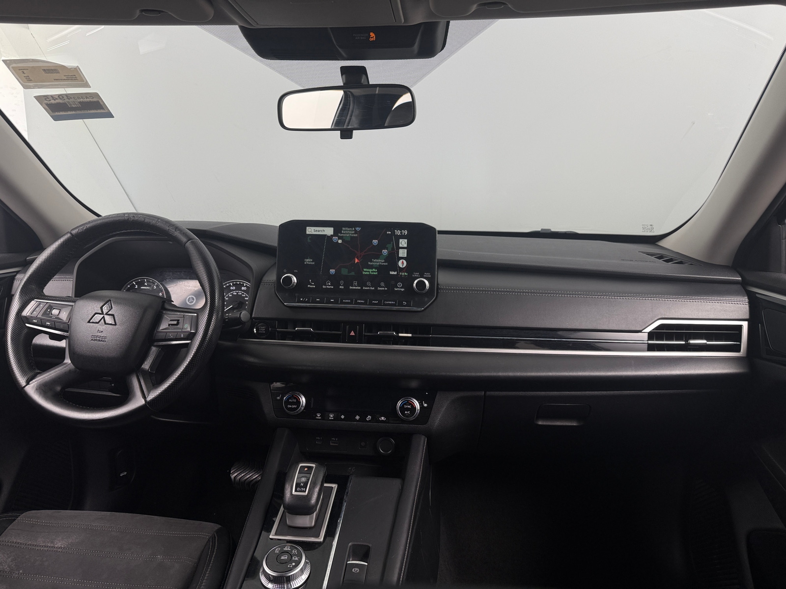 Thumbnail: 2022 Mitsubishi Outlander - 2