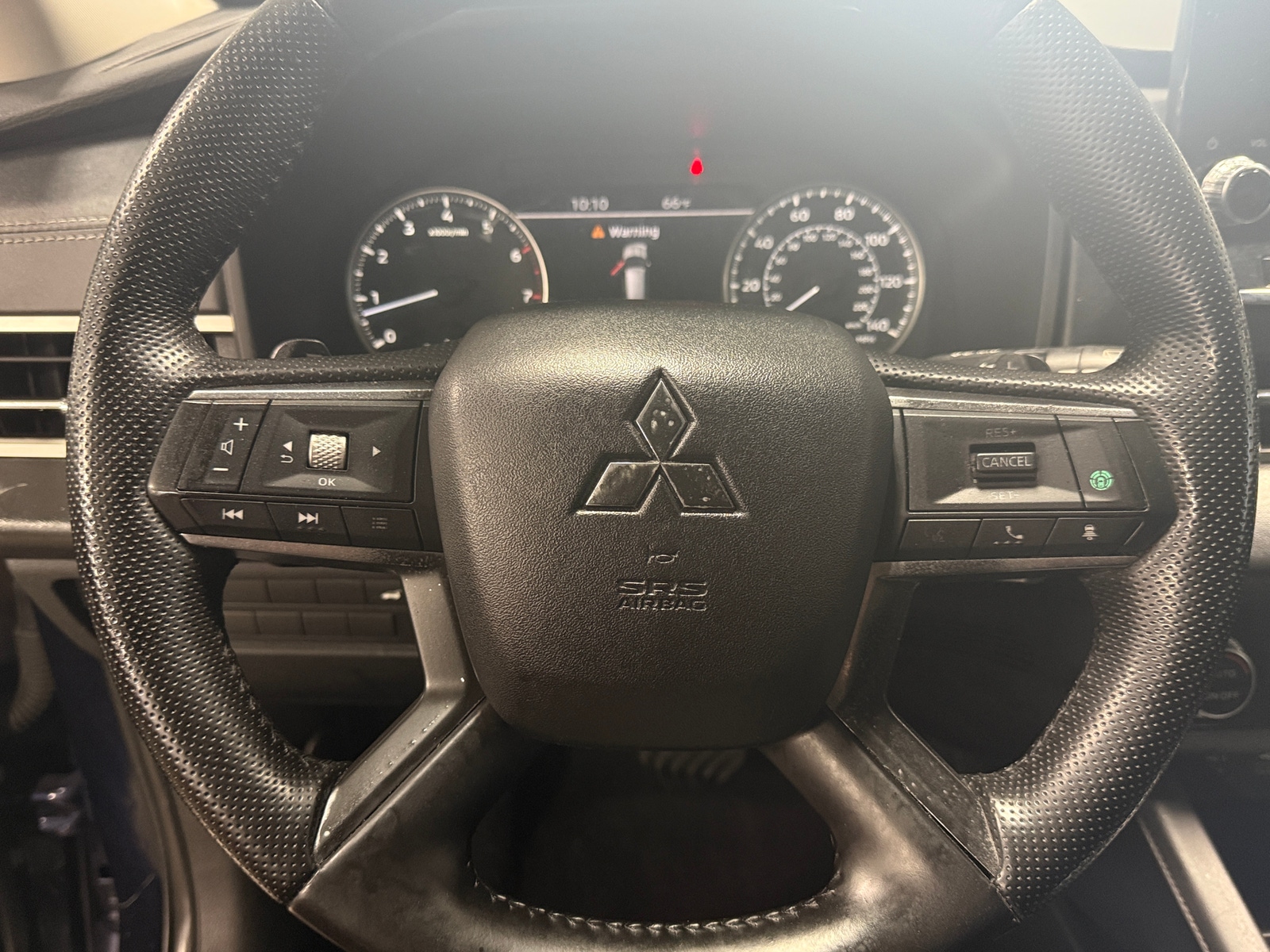 Thumbnail: 2022 Mitsubishi Outlander - 4