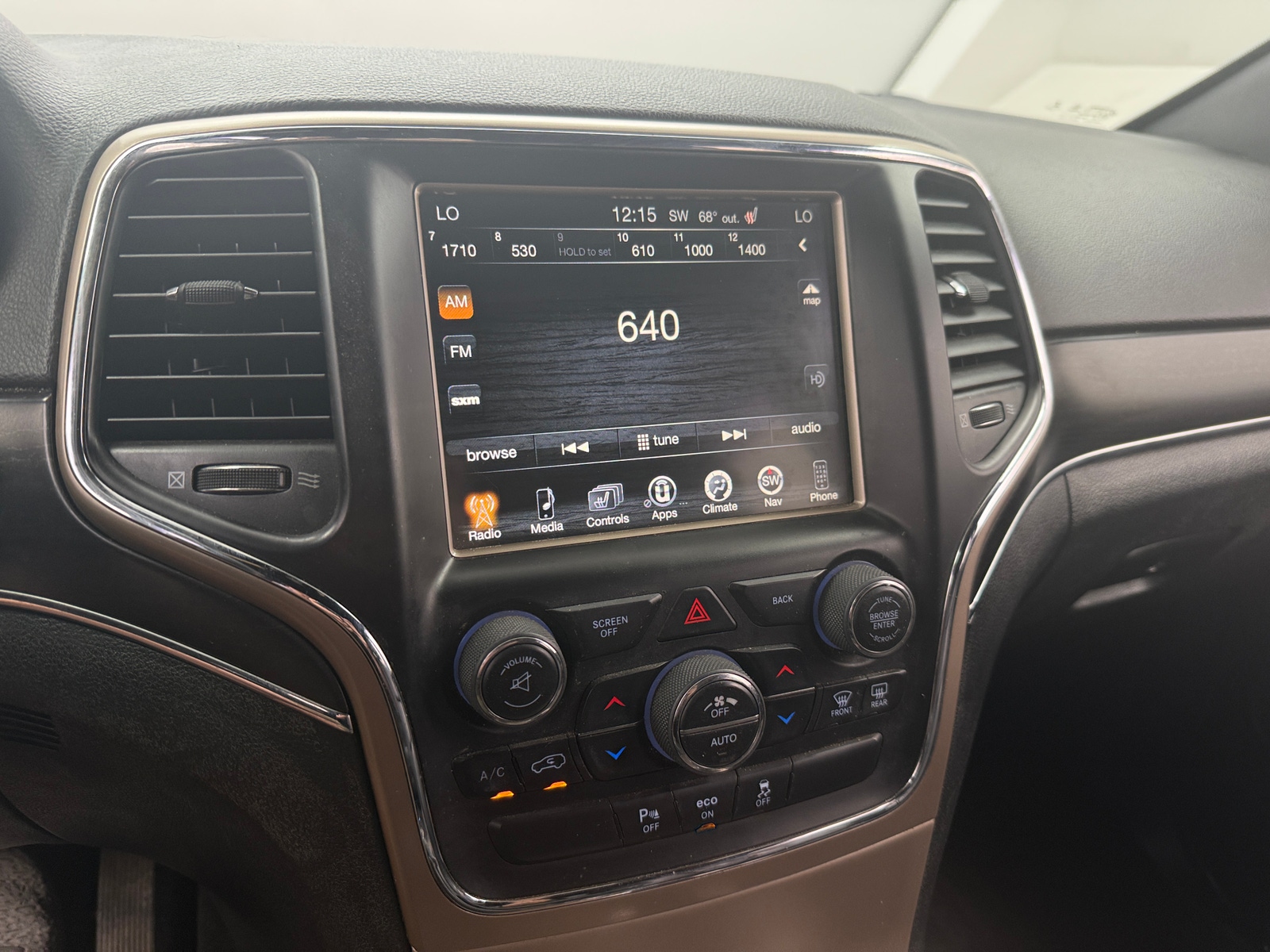 Thumbnail: 2015 Jeep Grand Cherokee - 3