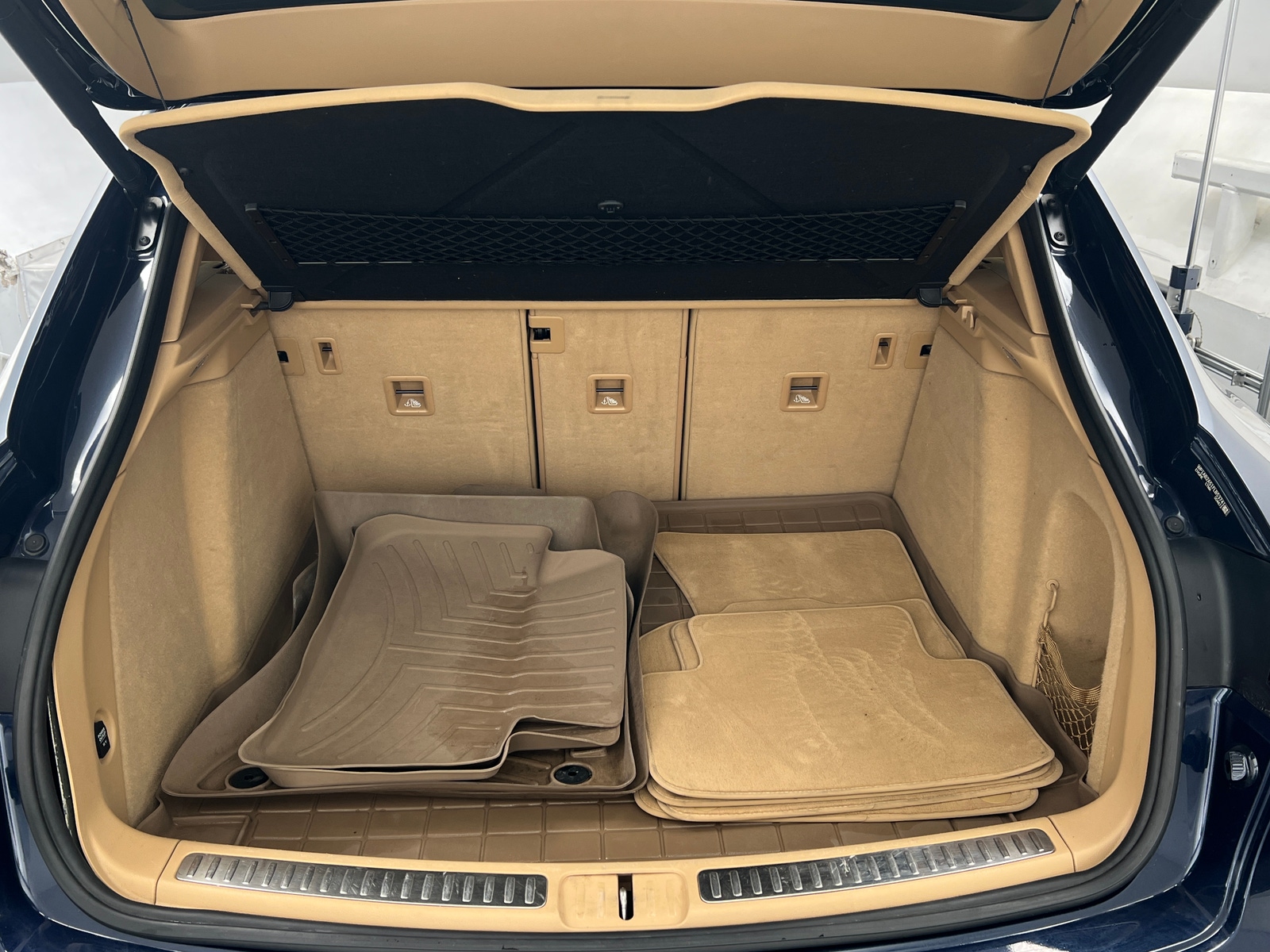 Thumbnail: 2015 Porsche Macan - 6