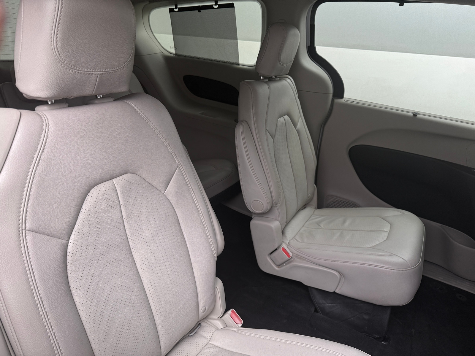 Thumbnail: 2018 Chrysler Pacifica - 5