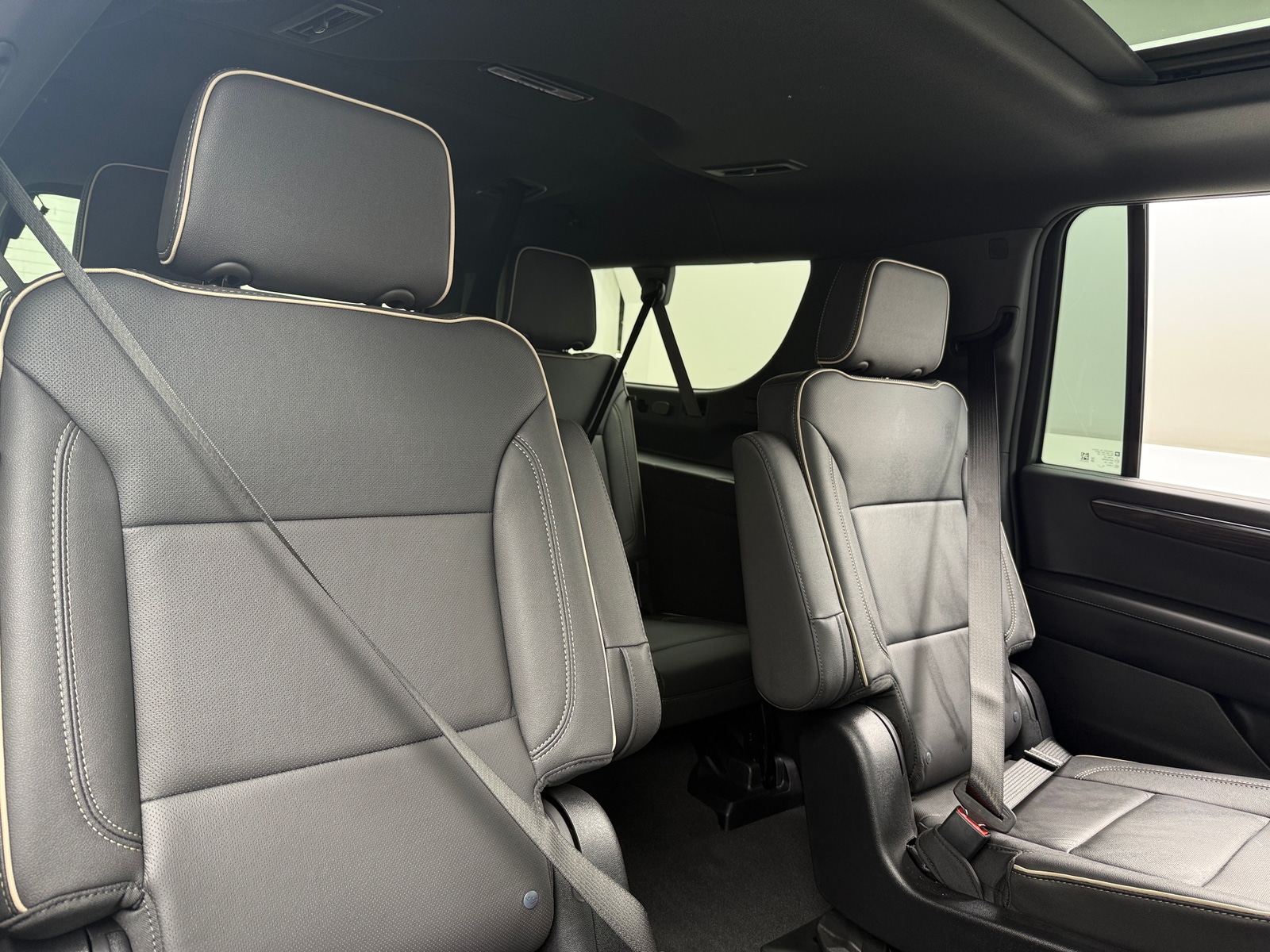 Thumbnail: 2025 Chevrolet Suburban - 5