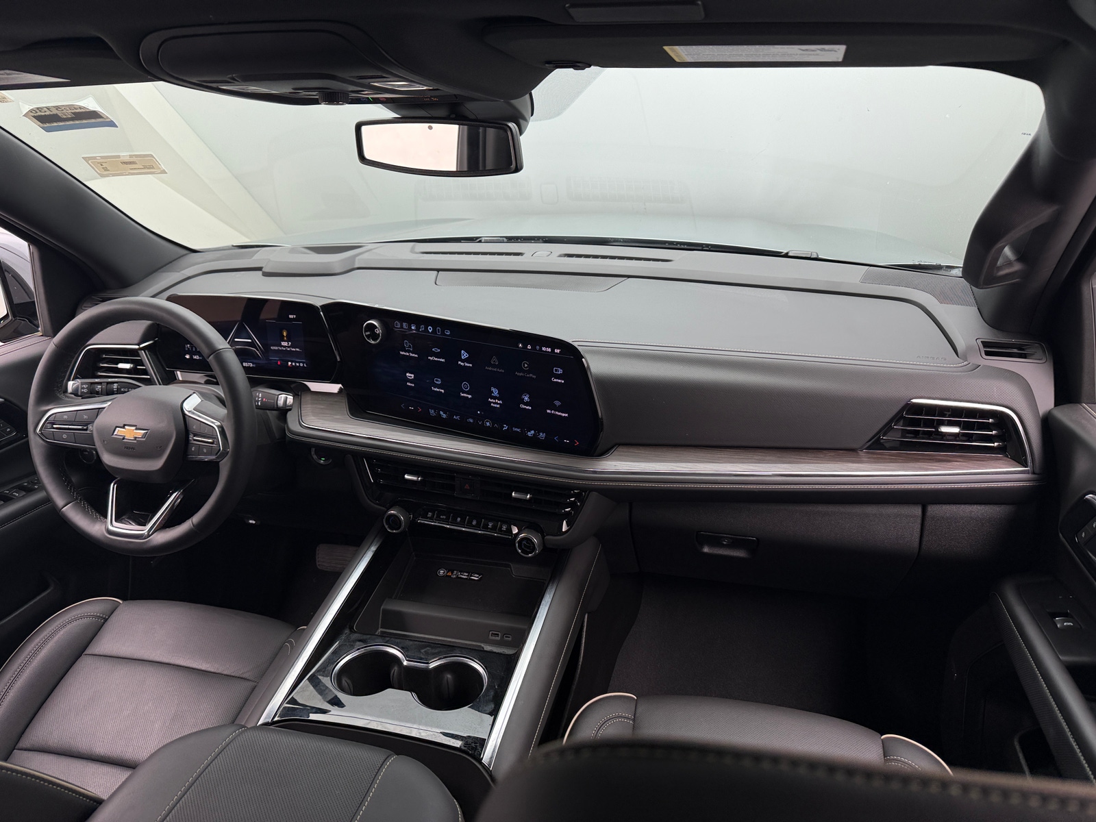 Thumbnail: 2025 Chevrolet Suburban - 2